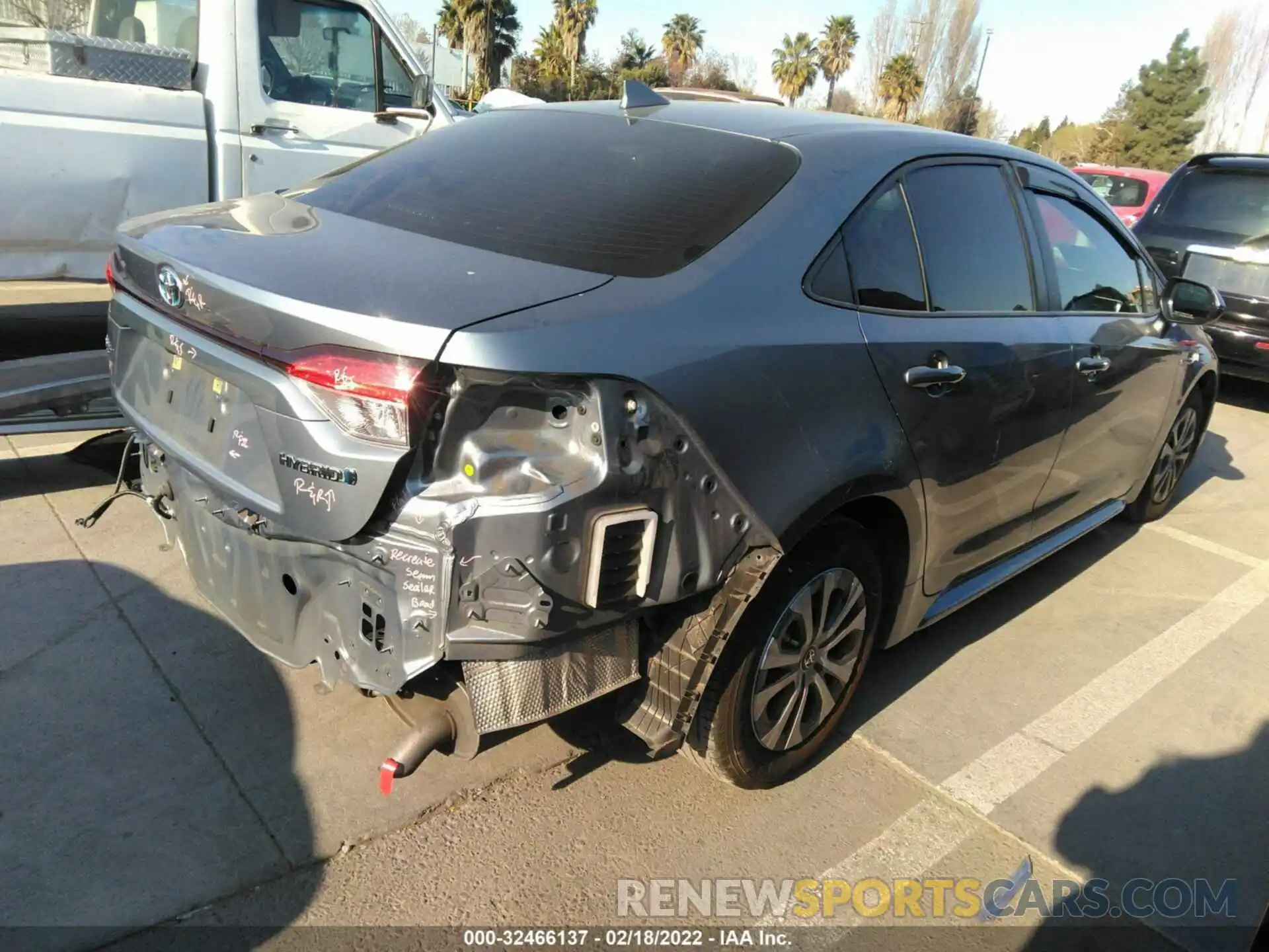 4 Photograph of a damaged car JTDEAMDE7MJ001937 TOYOTA COROLLA 2021