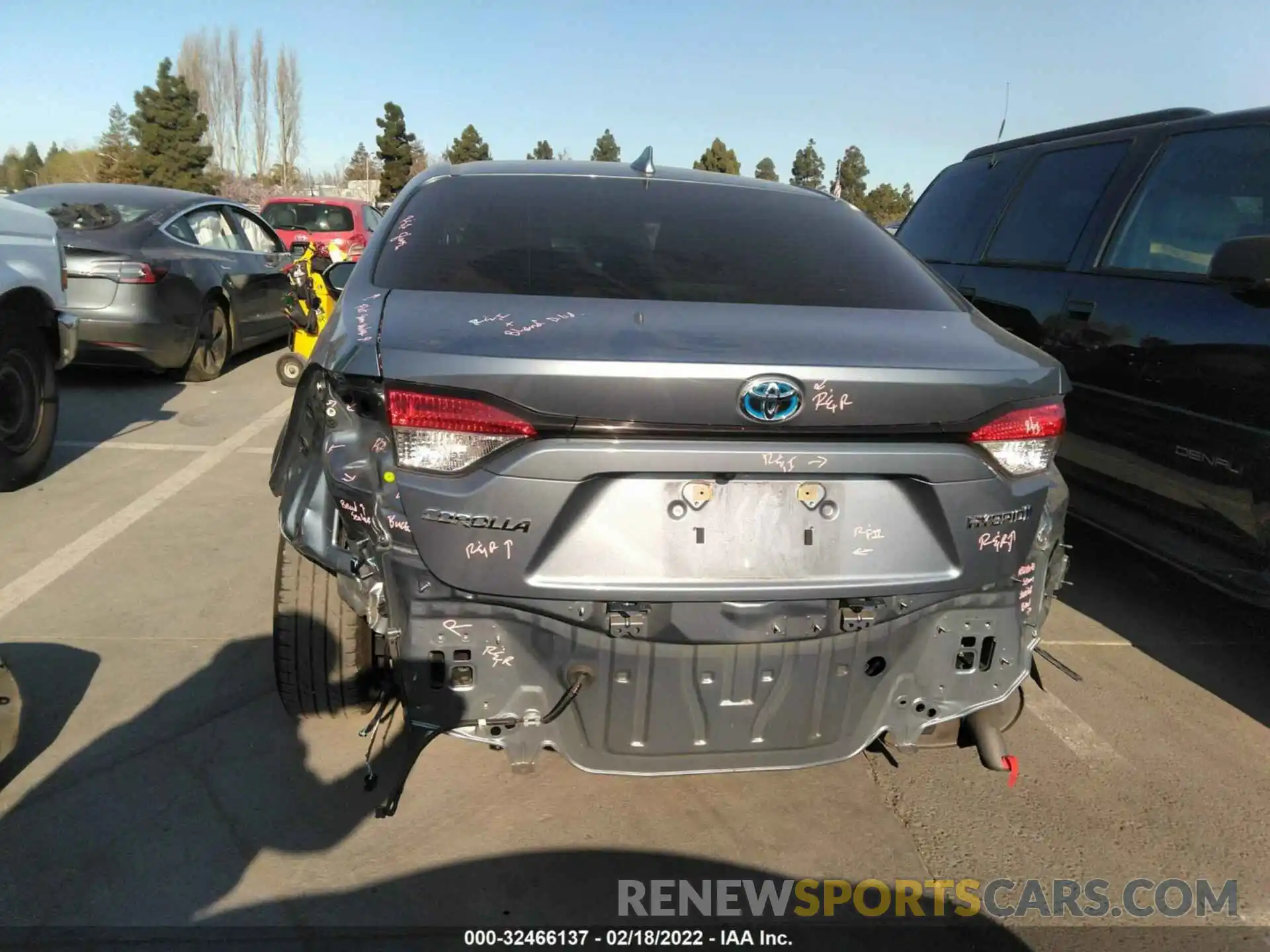 6 Photograph of a damaged car JTDEAMDE7MJ001937 TOYOTA COROLLA 2021