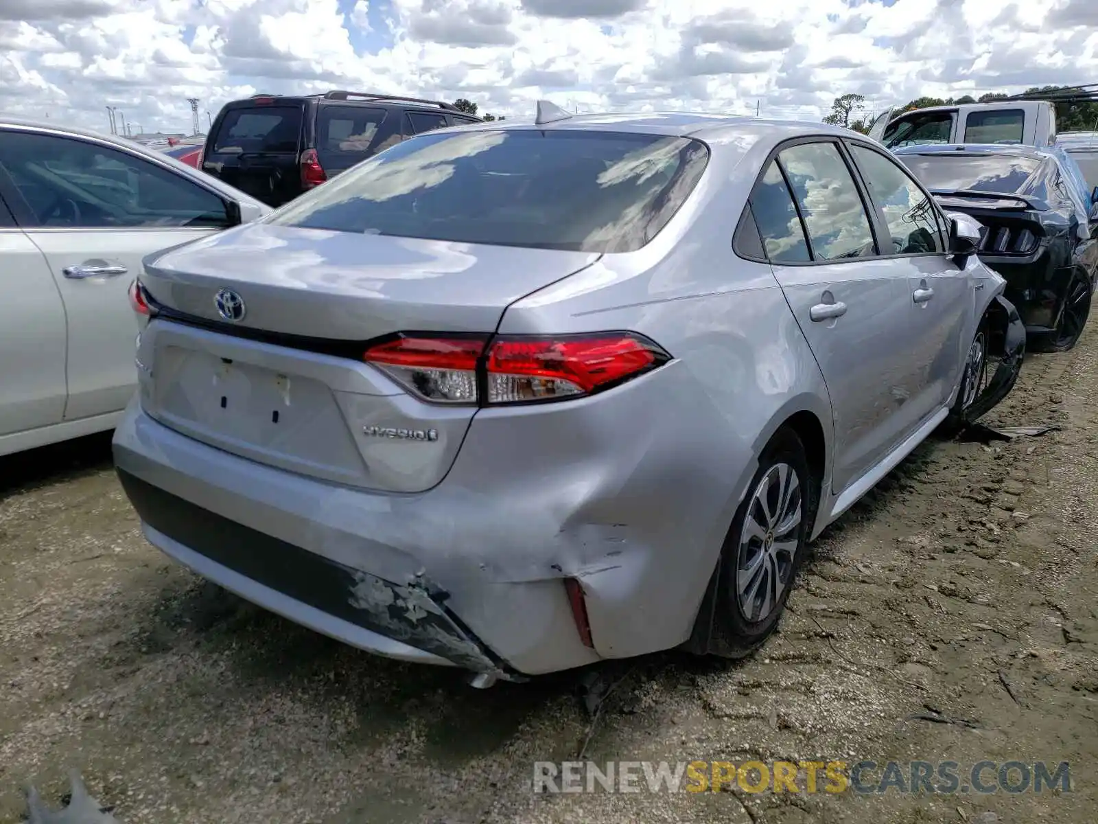 4 Photograph of a damaged car JTDEAMDE7MJ004207 TOYOTA COROLLA 2021