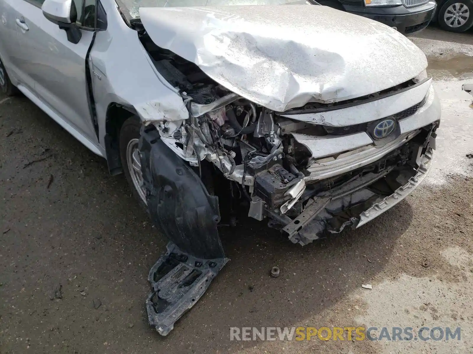 9 Photograph of a damaged car JTDEAMDE7MJ004207 TOYOTA COROLLA 2021