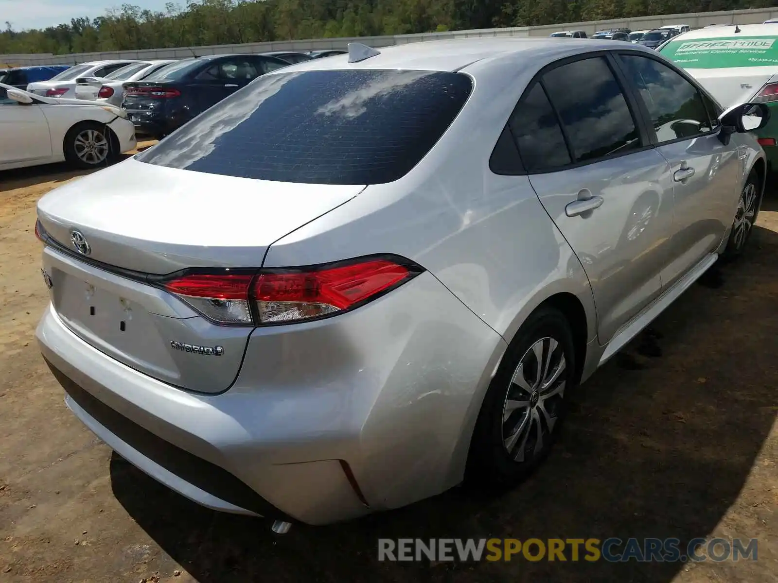 4 Photograph of a damaged car JTDEAMDE7MJ005471 TOYOTA COROLLA 2021