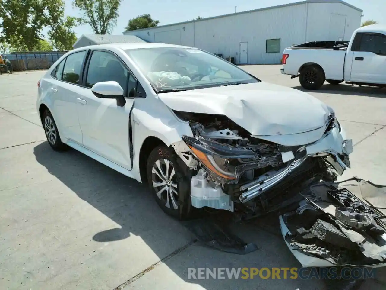 1 Photograph of a damaged car JTDEAMDE7MJ005924 TOYOTA COROLLA 2021