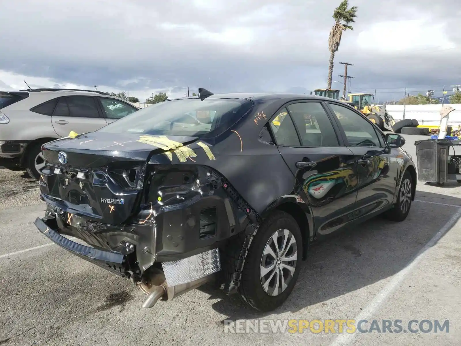 4 Photograph of a damaged car JTDEAMDE7MJ008595 TOYOTA COROLLA 2021