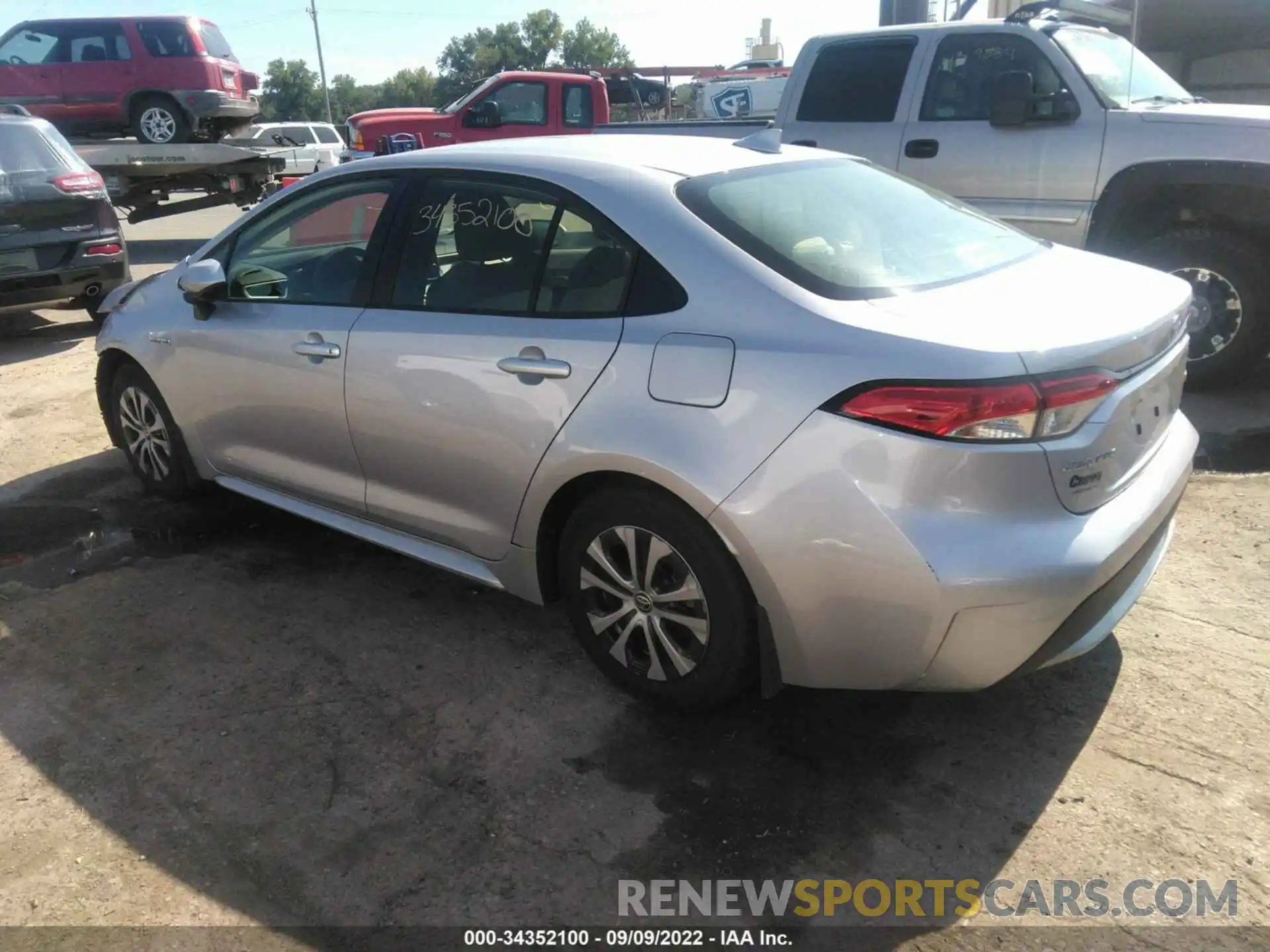 3 Photograph of a damaged car JTDEAMDE7MJ010590 TOYOTA COROLLA 2021