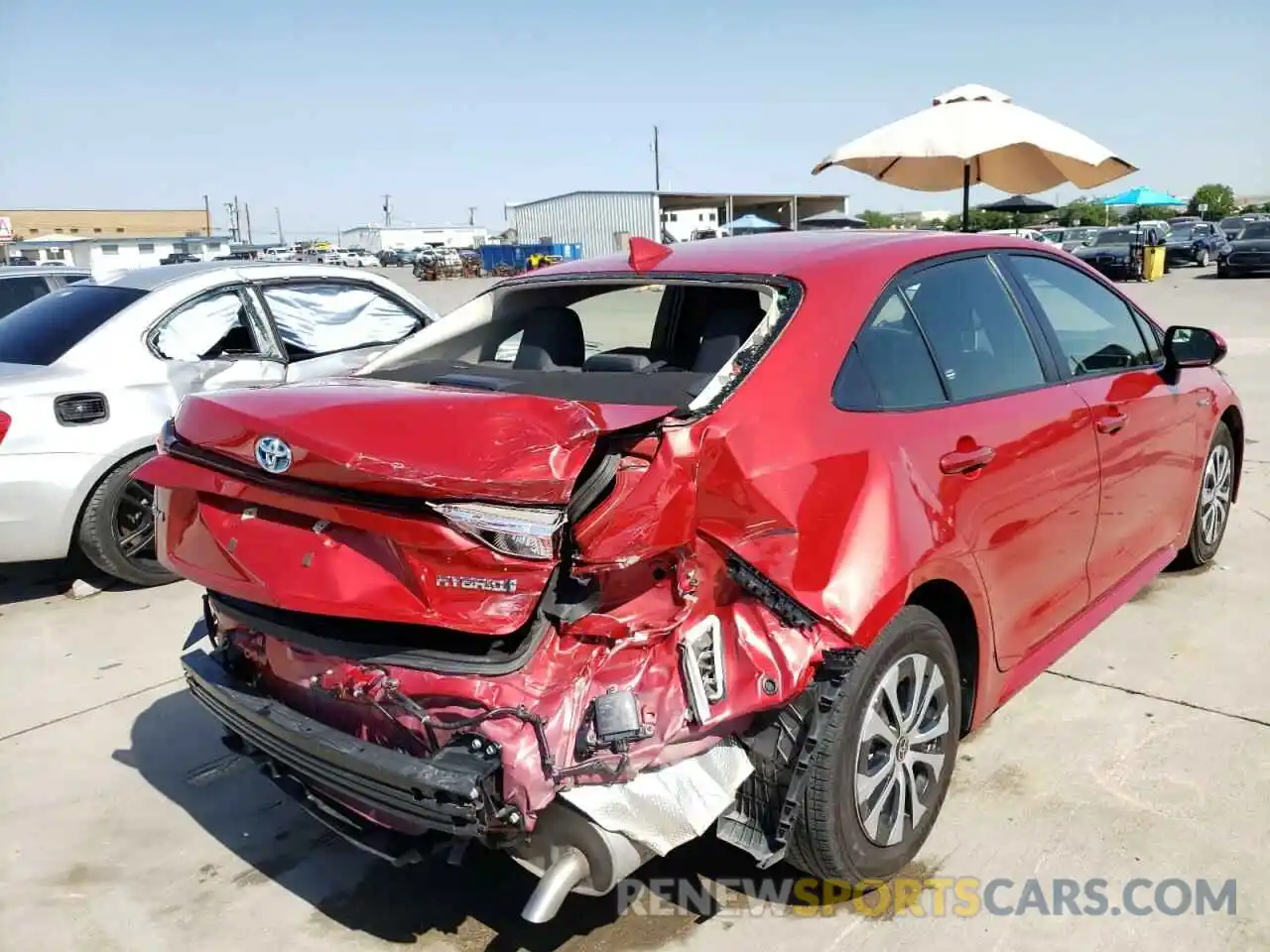 4 Photograph of a damaged car JTDEAMDE7MJ017572 TOYOTA COROLLA 2021