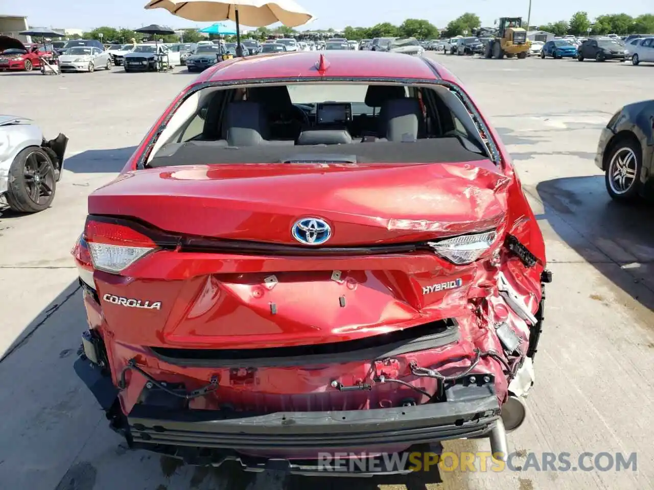 9 Photograph of a damaged car JTDEAMDE7MJ017572 TOYOTA COROLLA 2021