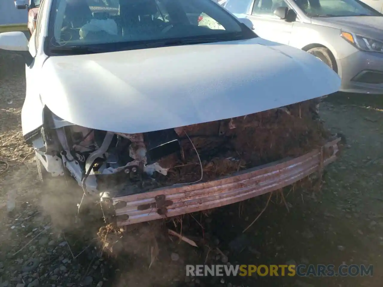 9 Photograph of a damaged car JTDEAMDE7MJ018379 TOYOTA COROLLA 2021