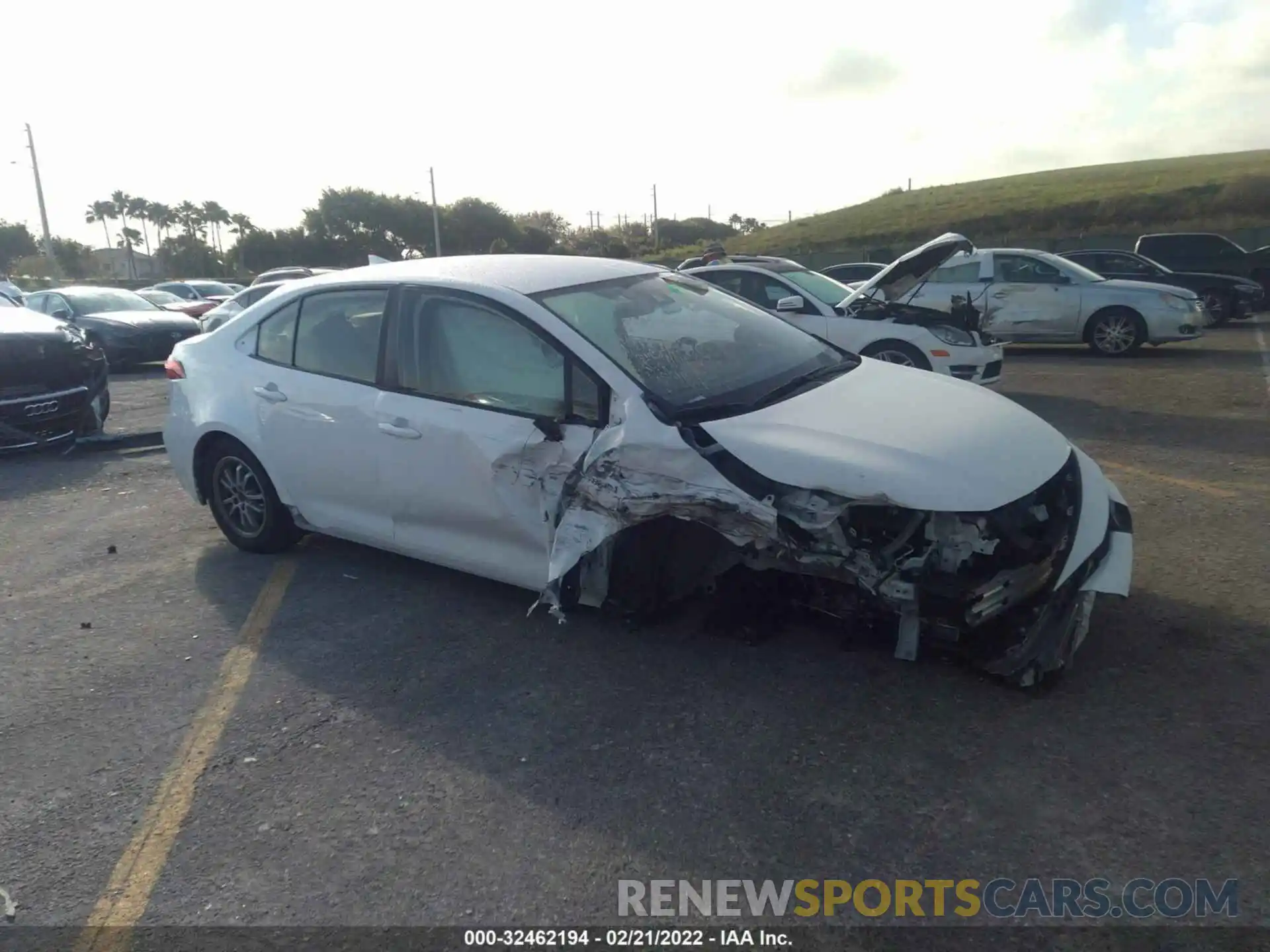 1 Photograph of a damaged car JTDEAMDE7MJ018558 TOYOTA COROLLA 2021