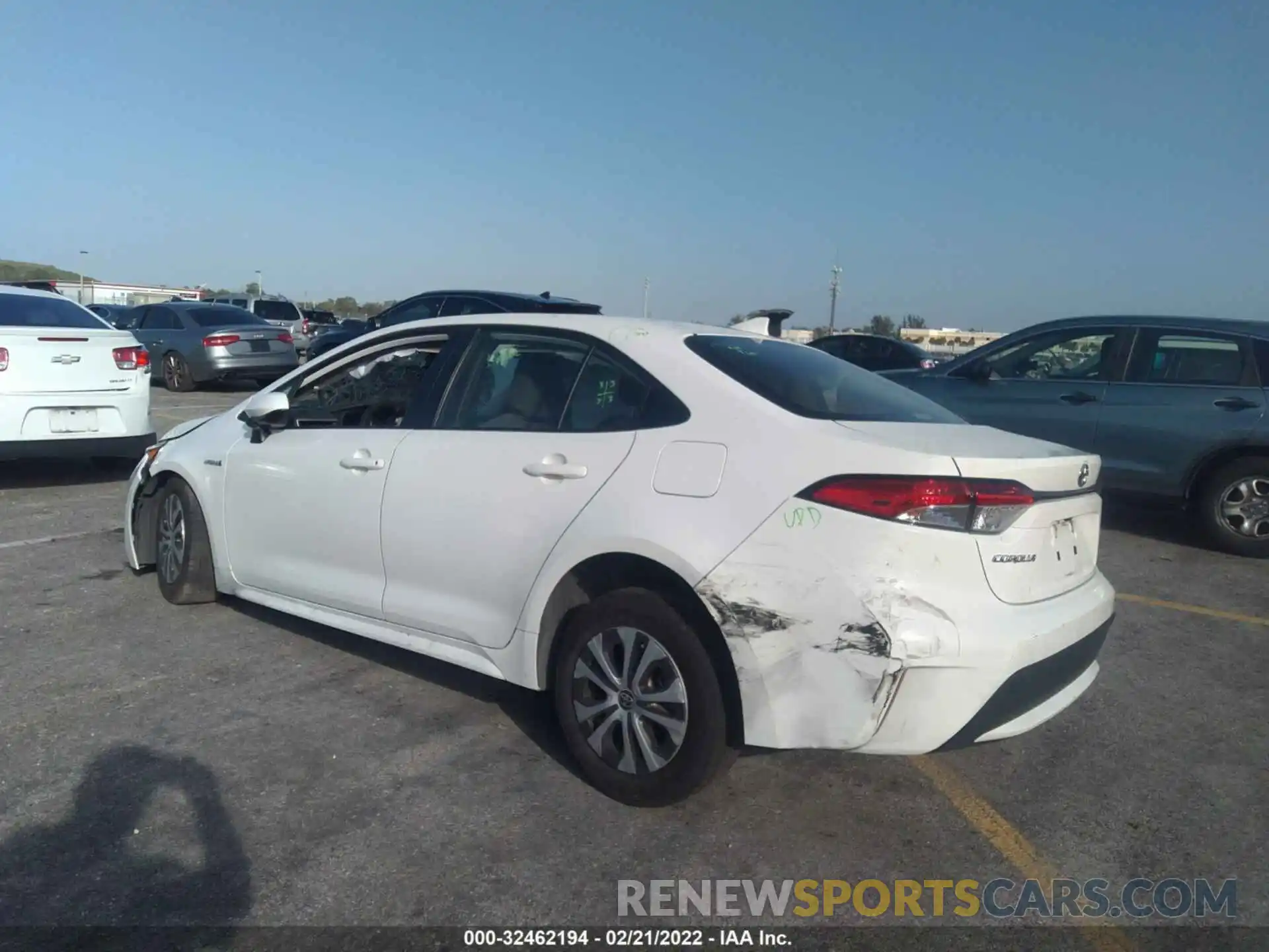 3 Photograph of a damaged car JTDEAMDE7MJ018558 TOYOTA COROLLA 2021