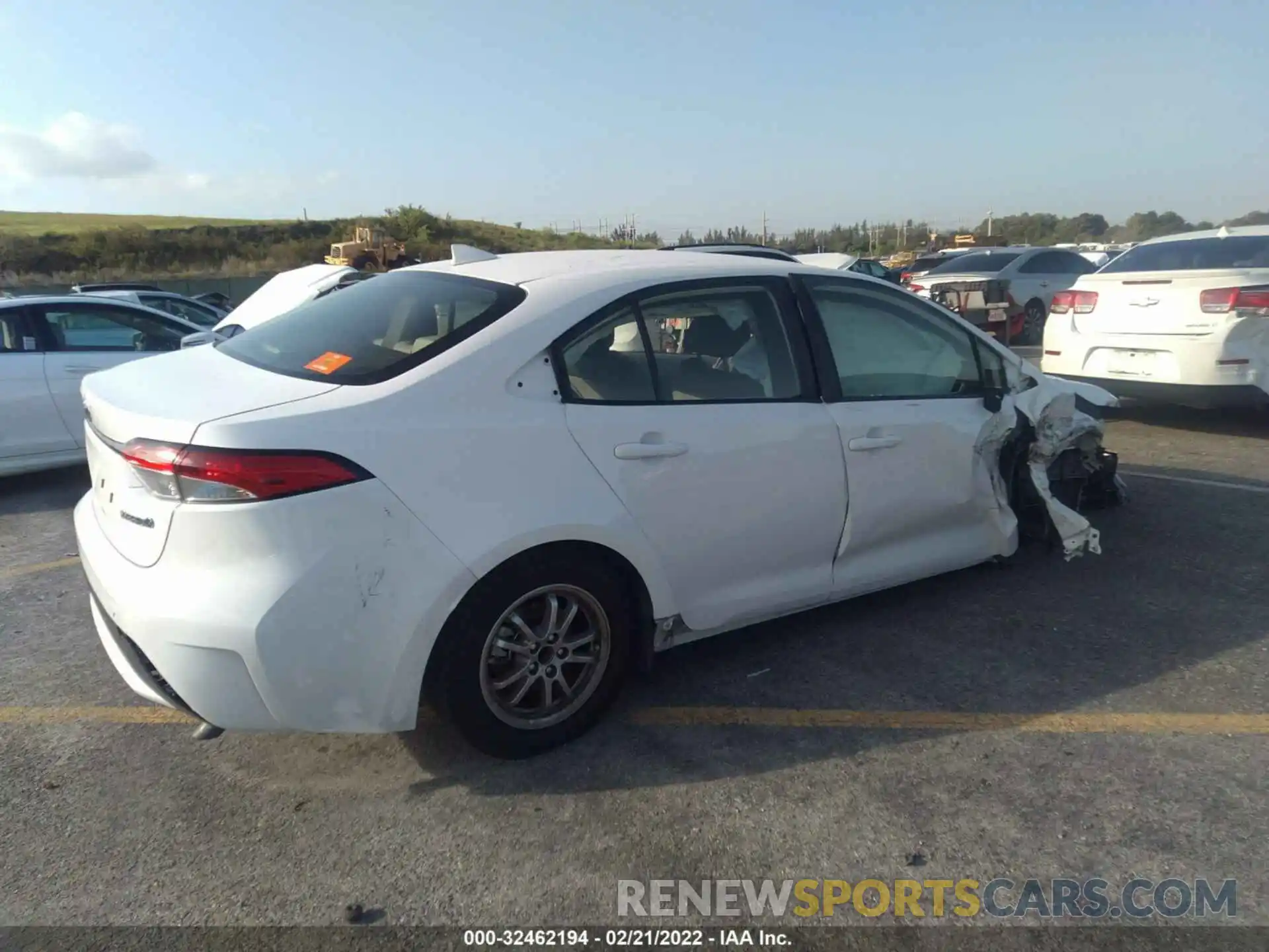 4 Photograph of a damaged car JTDEAMDE7MJ018558 TOYOTA COROLLA 2021