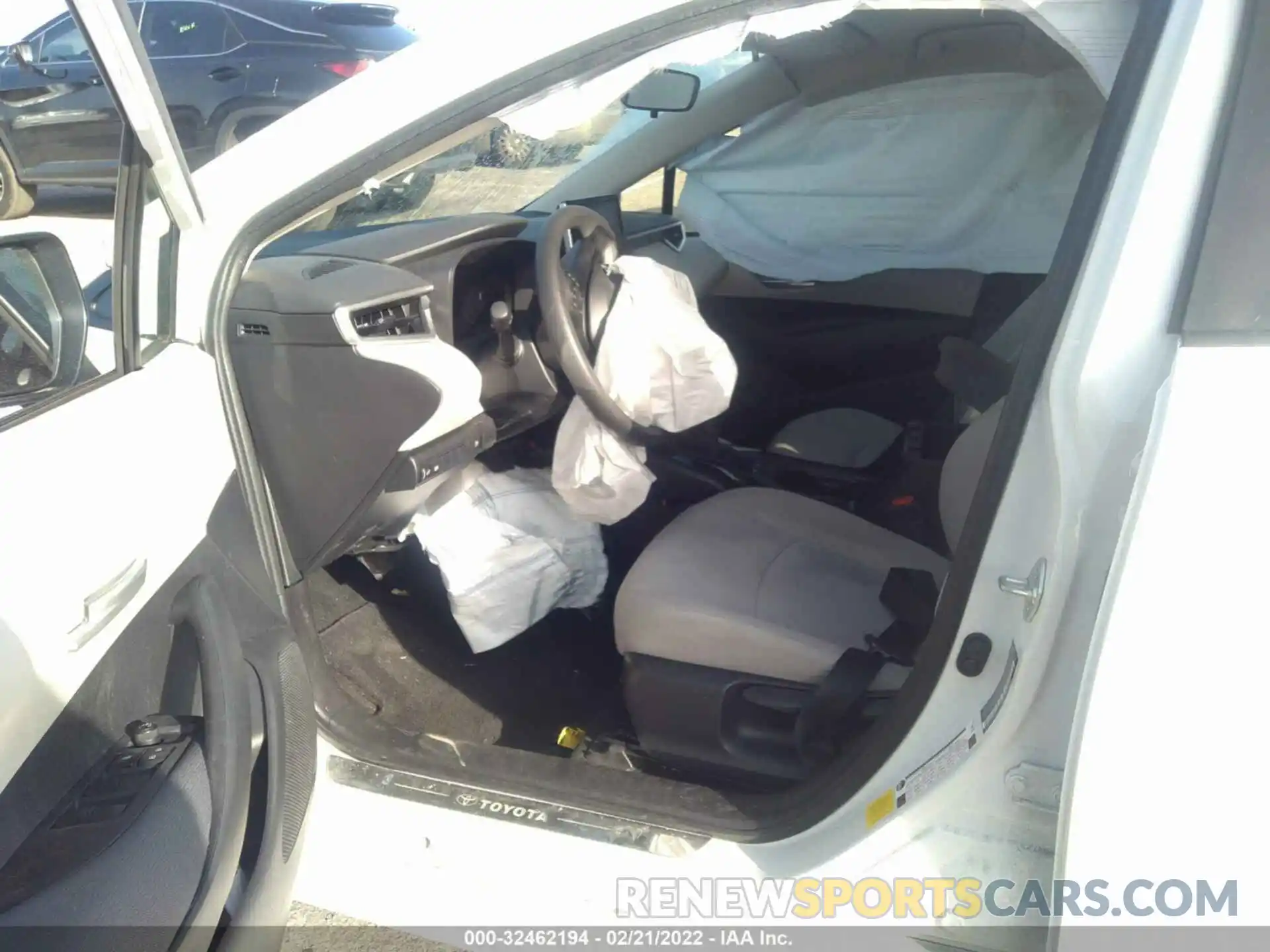 5 Photograph of a damaged car JTDEAMDE7MJ018558 TOYOTA COROLLA 2021