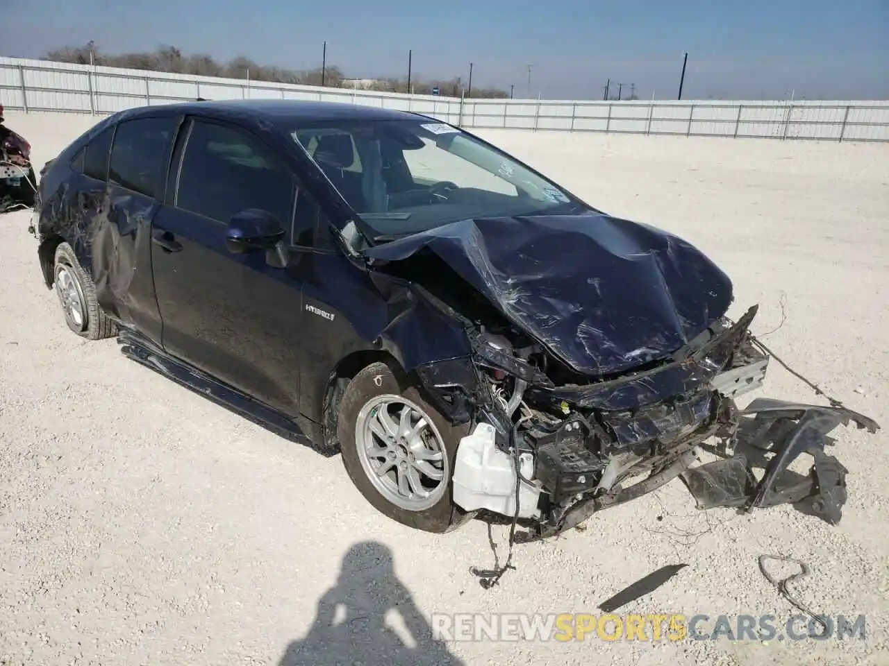 1 Photograph of a damaged car JTDEAMDE7MJ021332 TOYOTA COROLLA 2021