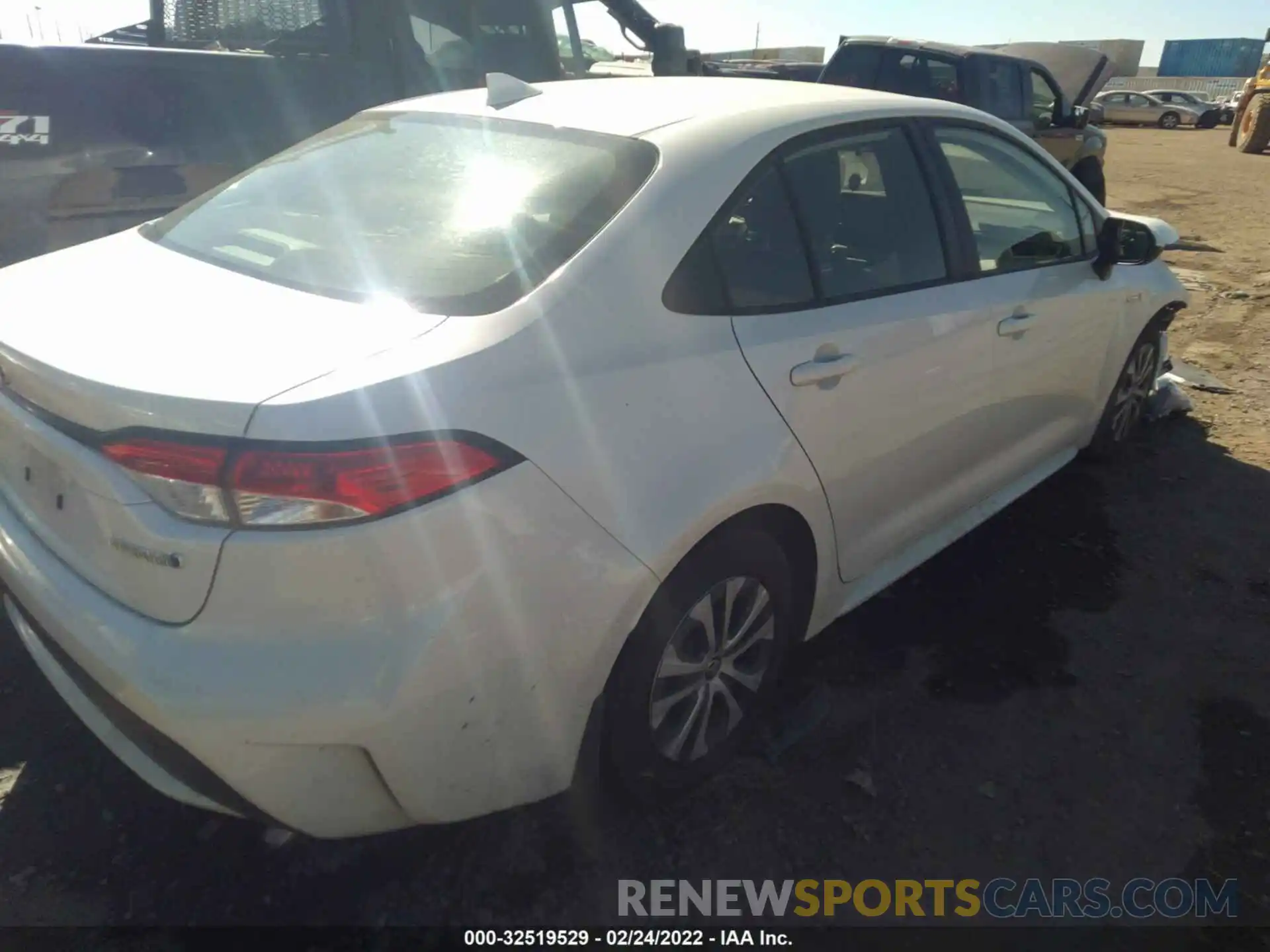 4 Photograph of a damaged car JTDEAMDE7MJ026532 TOYOTA COROLLA 2021