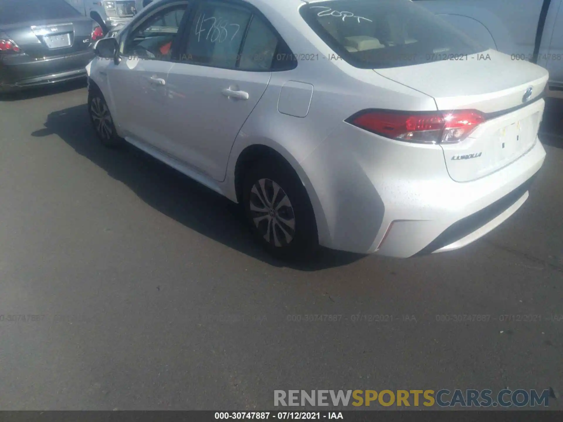 3 Photograph of a damaged car JTDEAMDE7MJ027051 TOYOTA COROLLA 2021