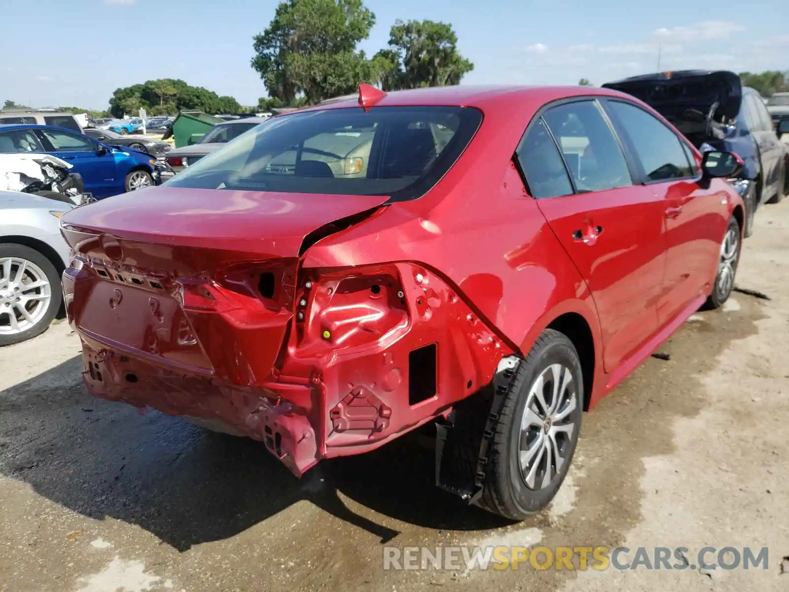 4 Photograph of a damaged car JTDEAMDE7MJ027454 TOYOTA COROLLA 2021