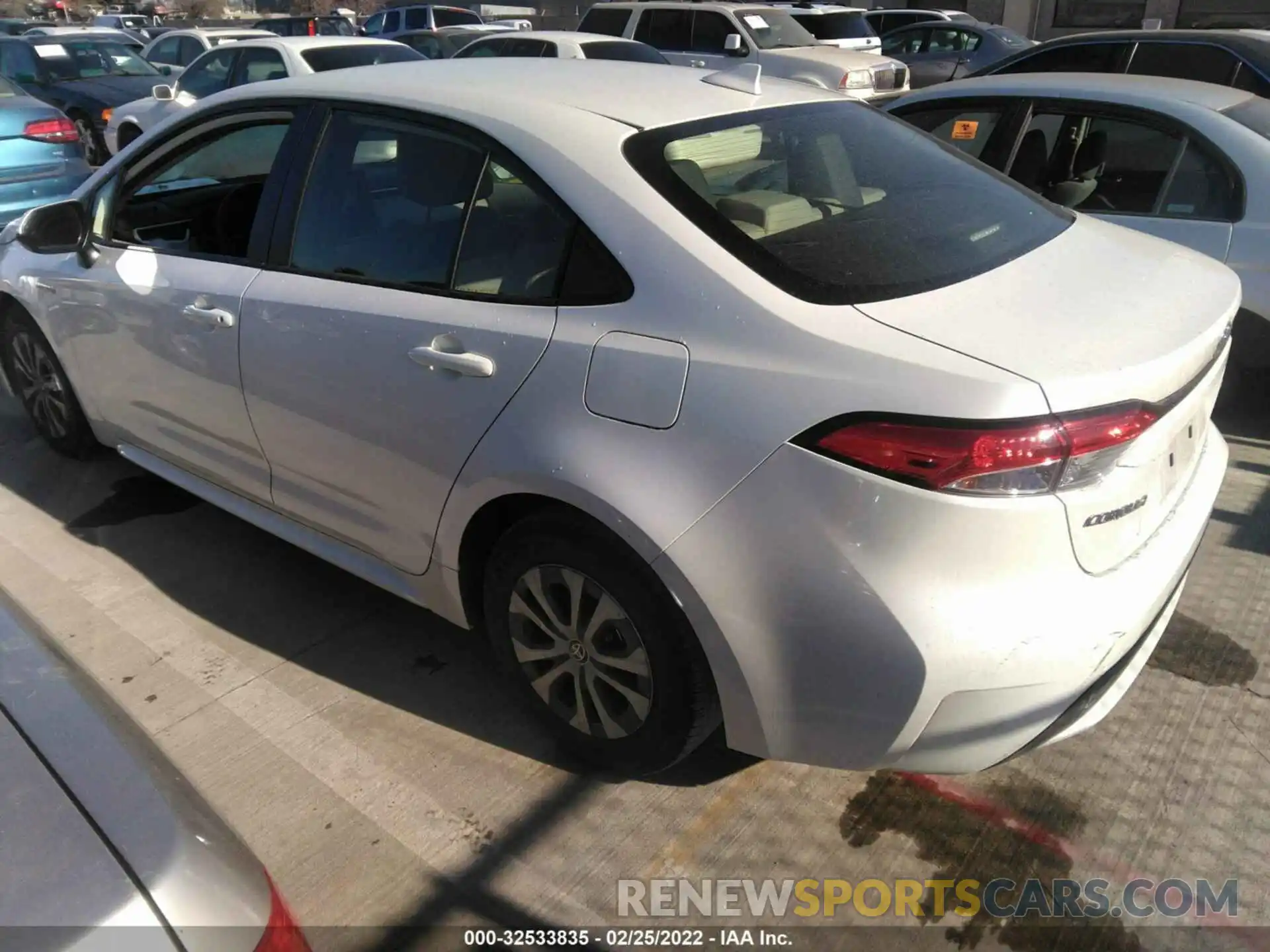 3 Photograph of a damaged car JTDEAMDE7MJ032461 TOYOTA COROLLA 2021