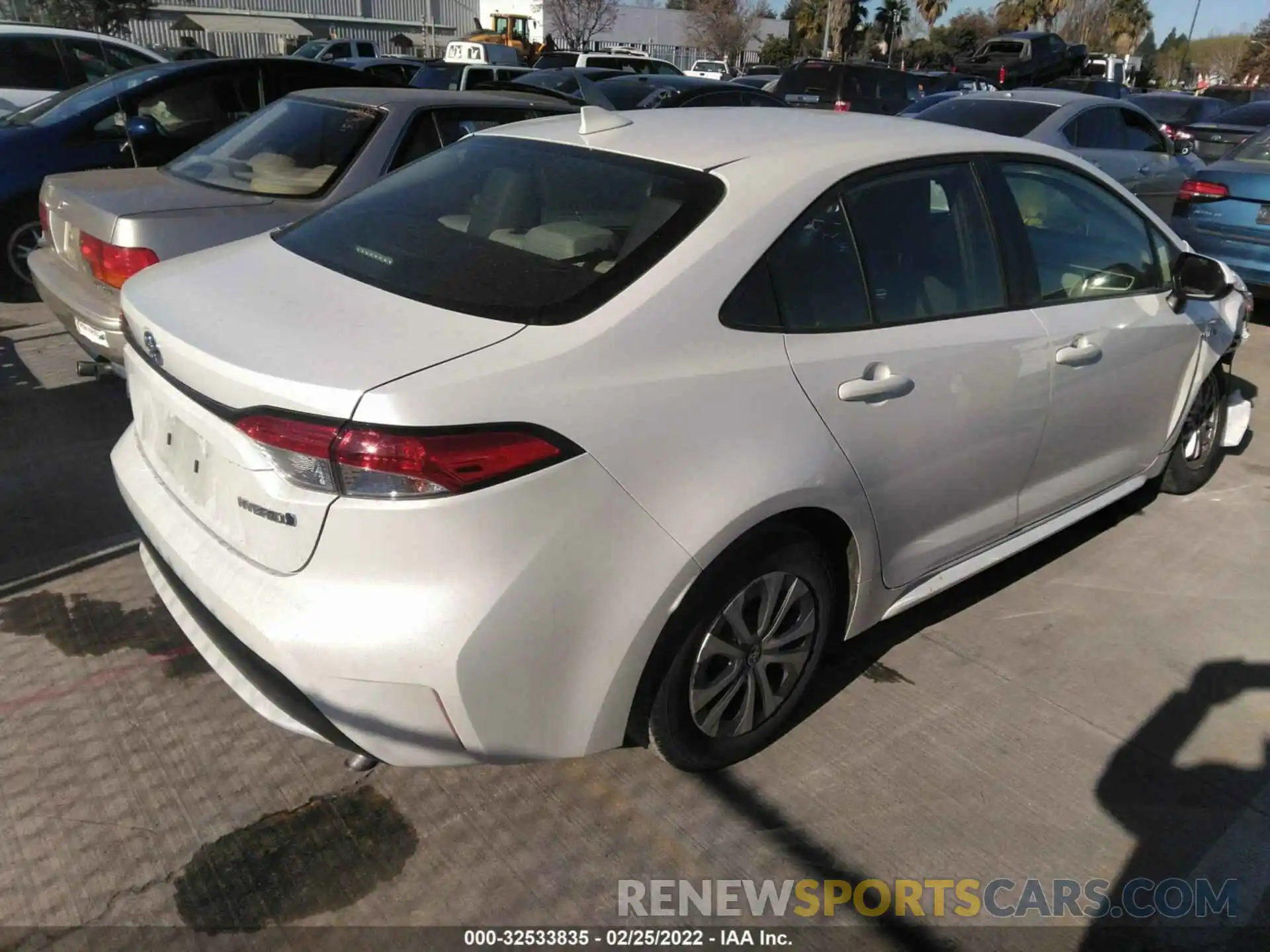 4 Photograph of a damaged car JTDEAMDE7MJ032461 TOYOTA COROLLA 2021