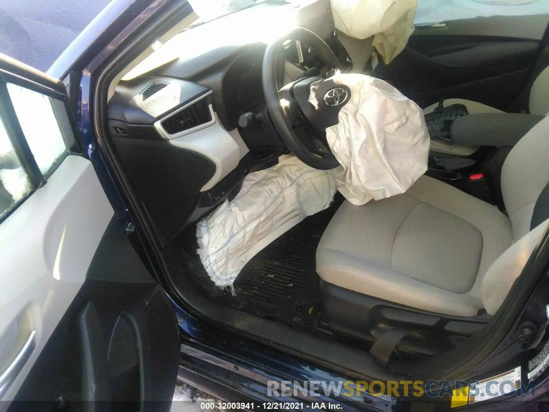 5 Photograph of a damaged car JTDEAMDE7MJ033173 TOYOTA COROLLA 2021