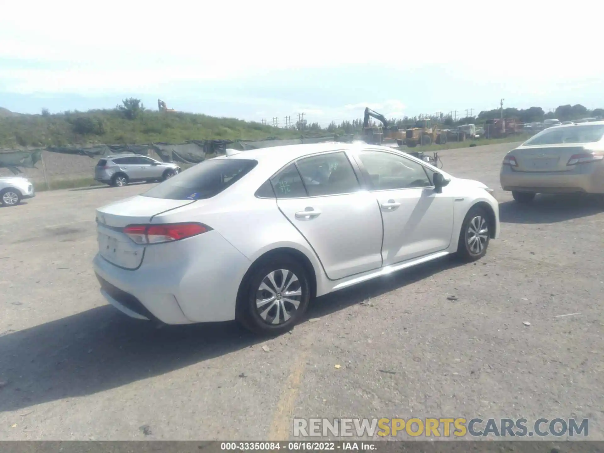 4 Photograph of a damaged car JTDEAMDE7MJ035313 TOYOTA COROLLA 2021