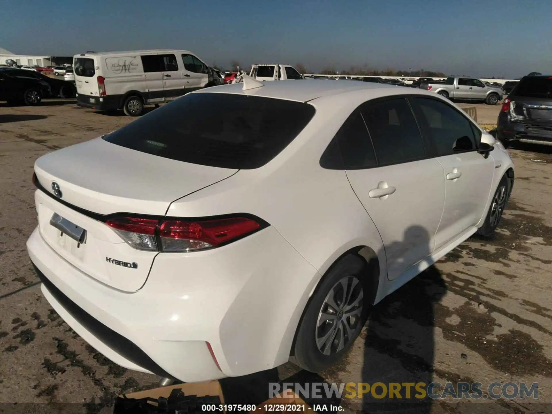 4 Photograph of a damaged car JTDEAMDE8MJ005835 TOYOTA COROLLA 2021