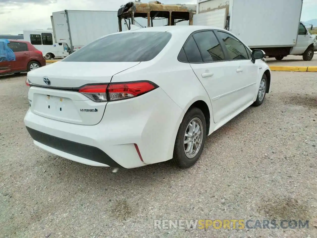 4 Photograph of a damaged car JTDEAMDE8MJ013224 TOYOTA COROLLA 2021