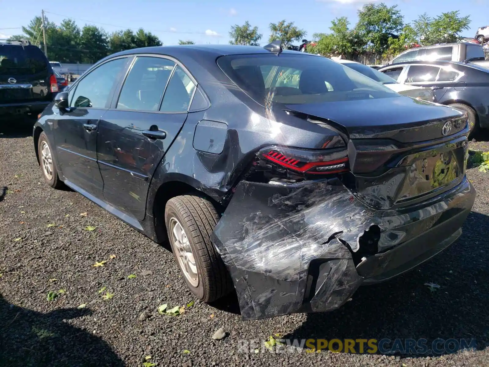 3 Photograph of a damaged car JTDEAMDE8MJ016687 TOYOTA COROLLA 2021