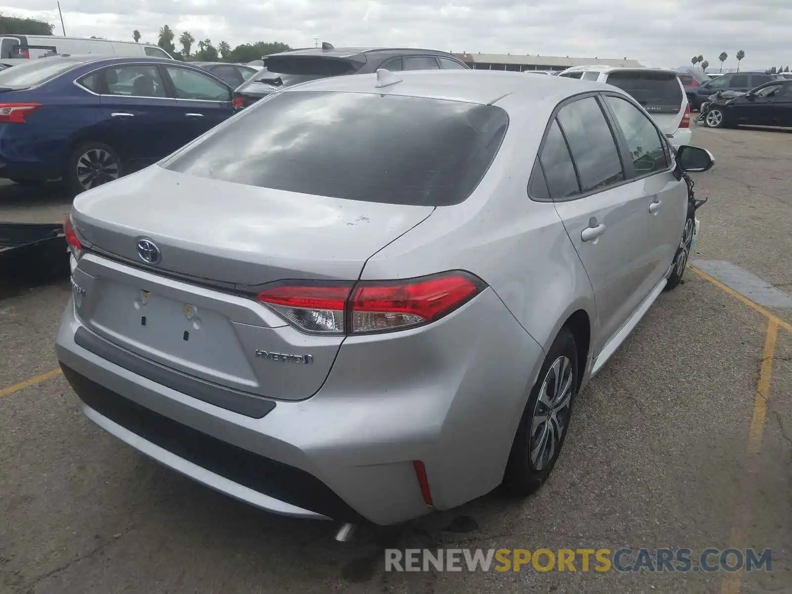 4 Photograph of a damaged car JTDEAMDE8MJ017547 TOYOTA COROLLA 2021