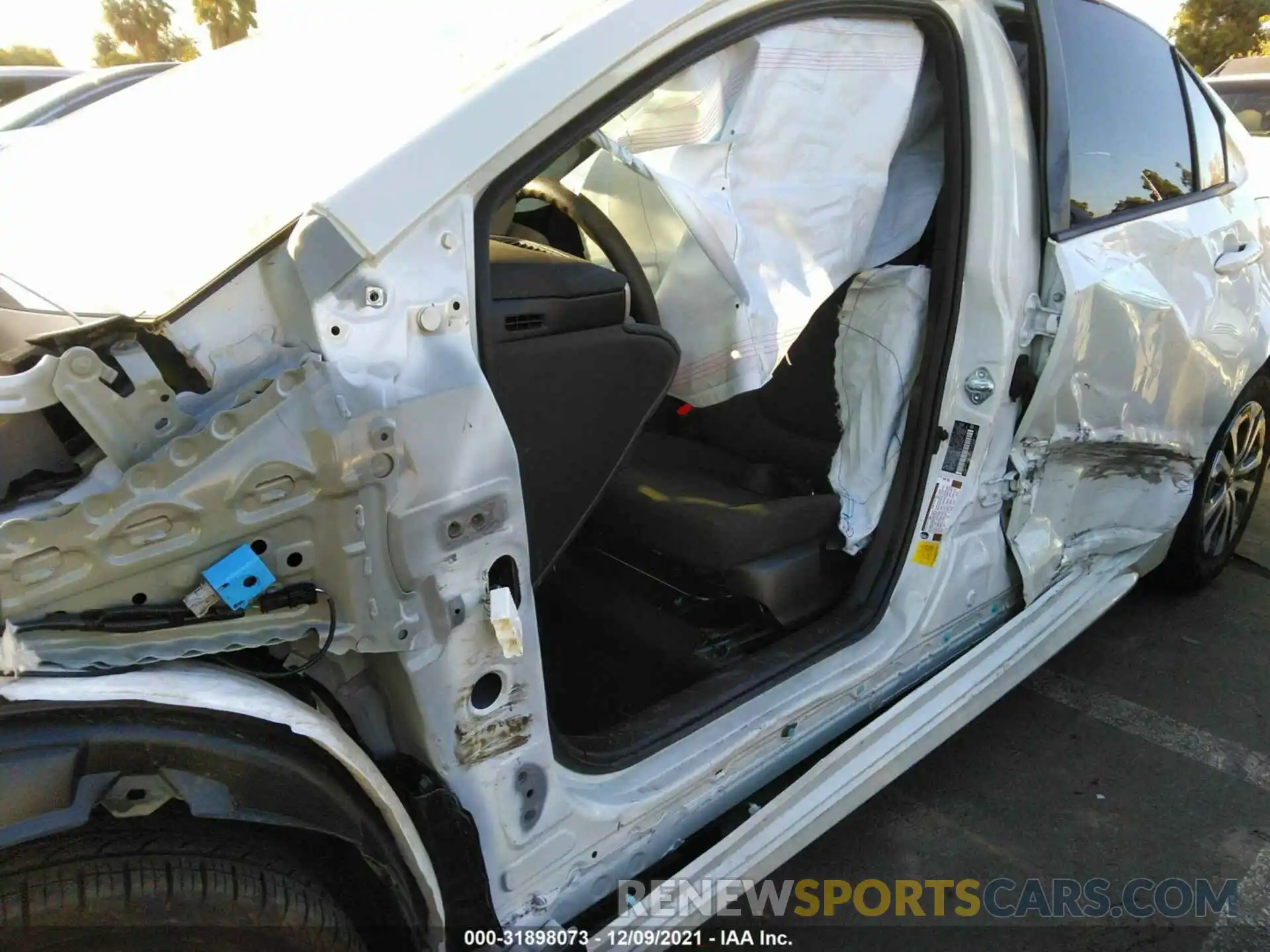 6 Photograph of a damaged car JTDEAMDE8MJ019833 TOYOTA COROLLA 2021