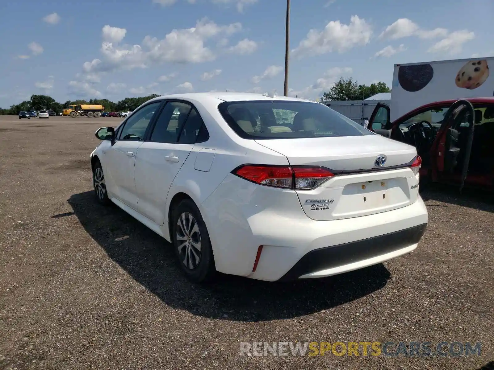 3 Photograph of a damaged car JTDEAMDE8MJ021694 TOYOTA COROLLA 2021