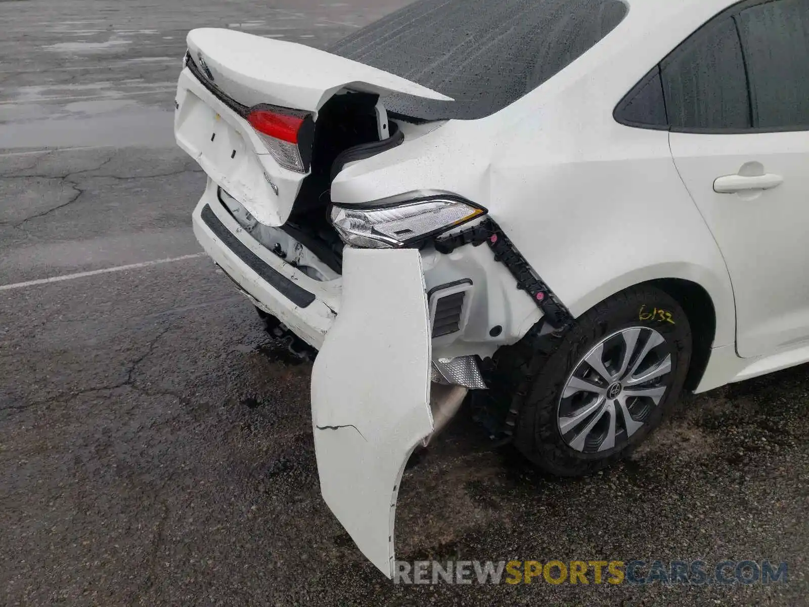 9 Photograph of a damaged car JTDEAMDE8MJ026975 TOYOTA COROLLA 2021