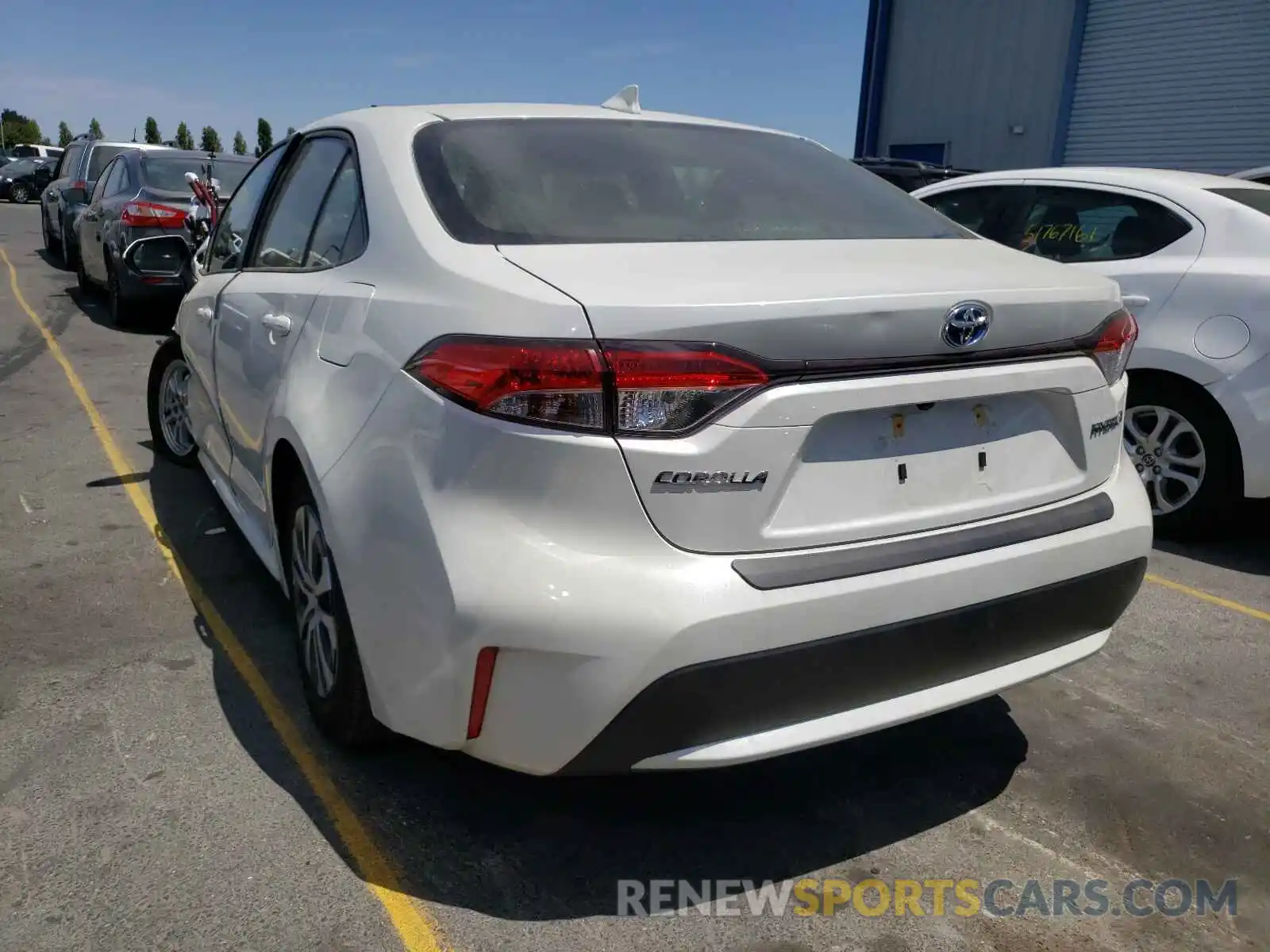 3 Photograph of a damaged car JTDEAMDE8MJ029441 TOYOTA COROLLA 2021