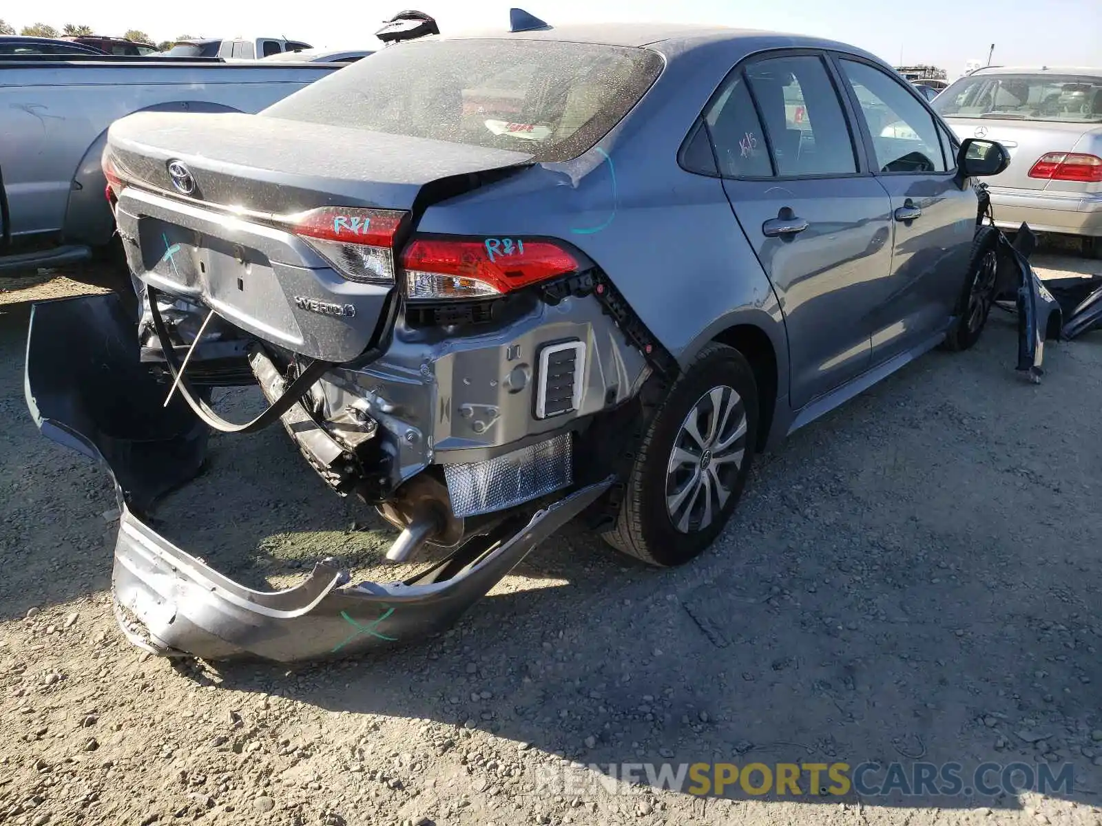 4 Photograph of a damaged car JTDEAMDE8MJ030203 TOYOTA COROLLA 2021