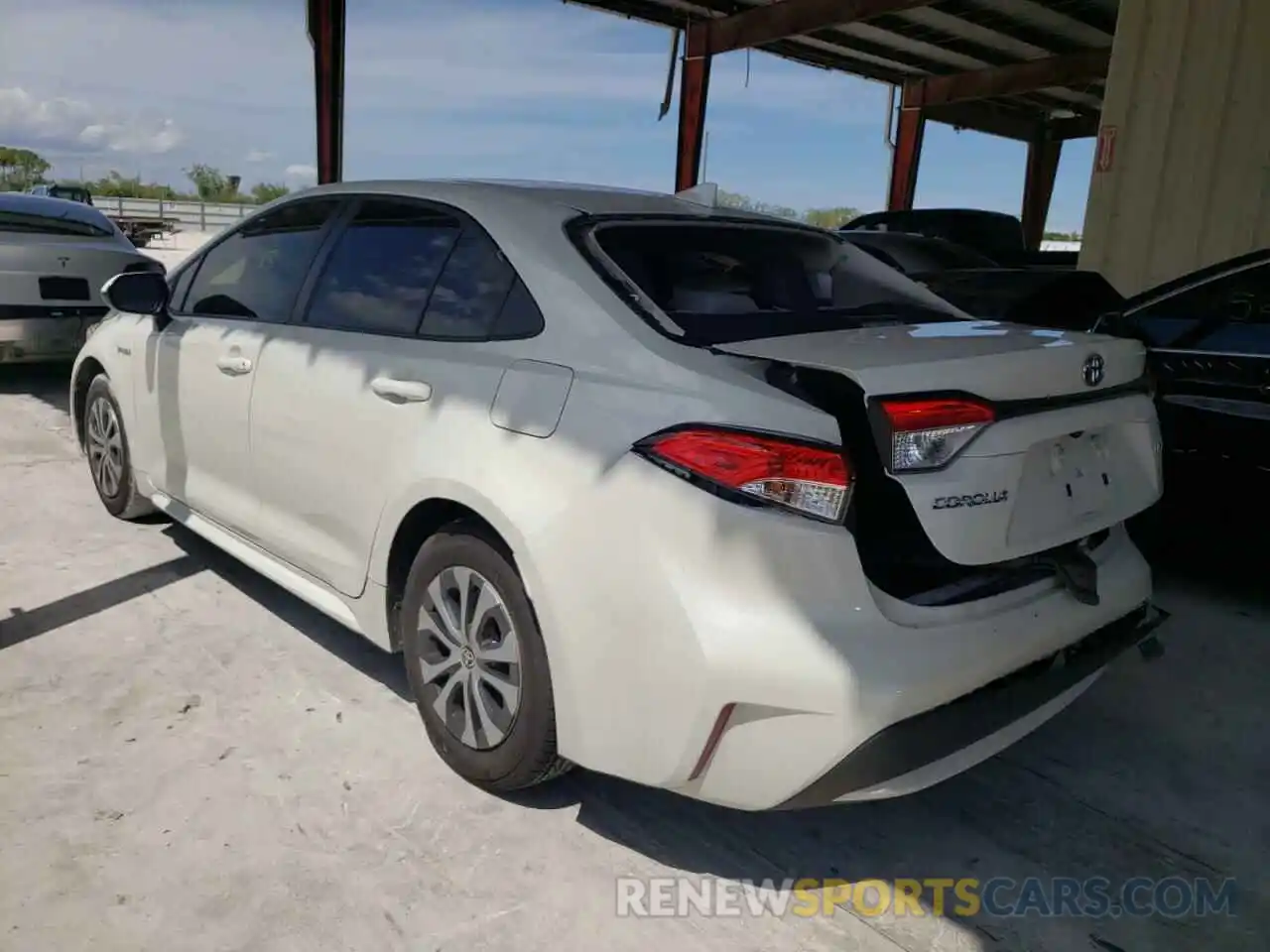 3 Photograph of a damaged car JTDEAMDE8MJ032338 TOYOTA COROLLA 2021