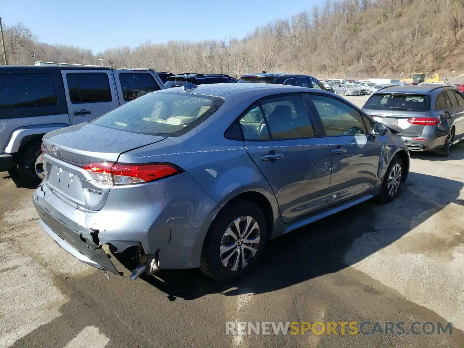 4 Photograph of a damaged car JTDEAMDE9MJ002975 TOYOTA COROLLA 2021