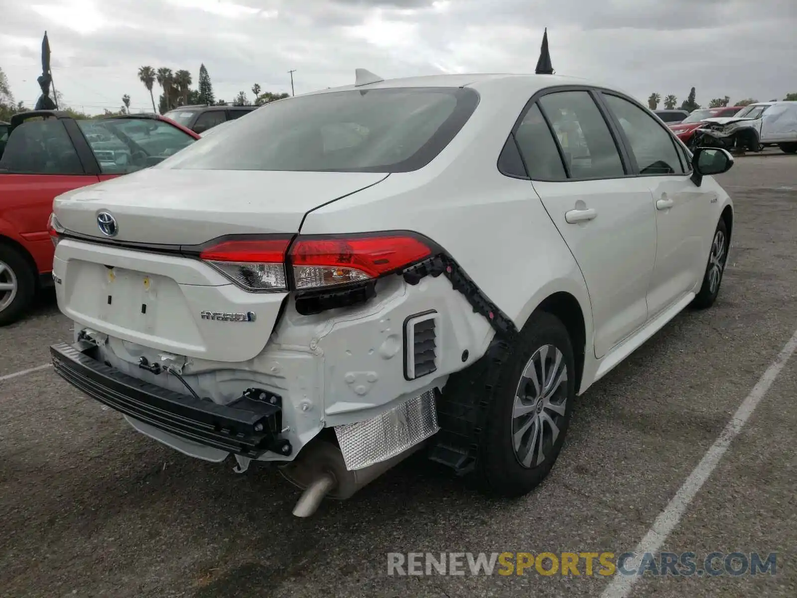 4 Photograph of a damaged car JTDEAMDE9MJ004662 TOYOTA COROLLA 2021