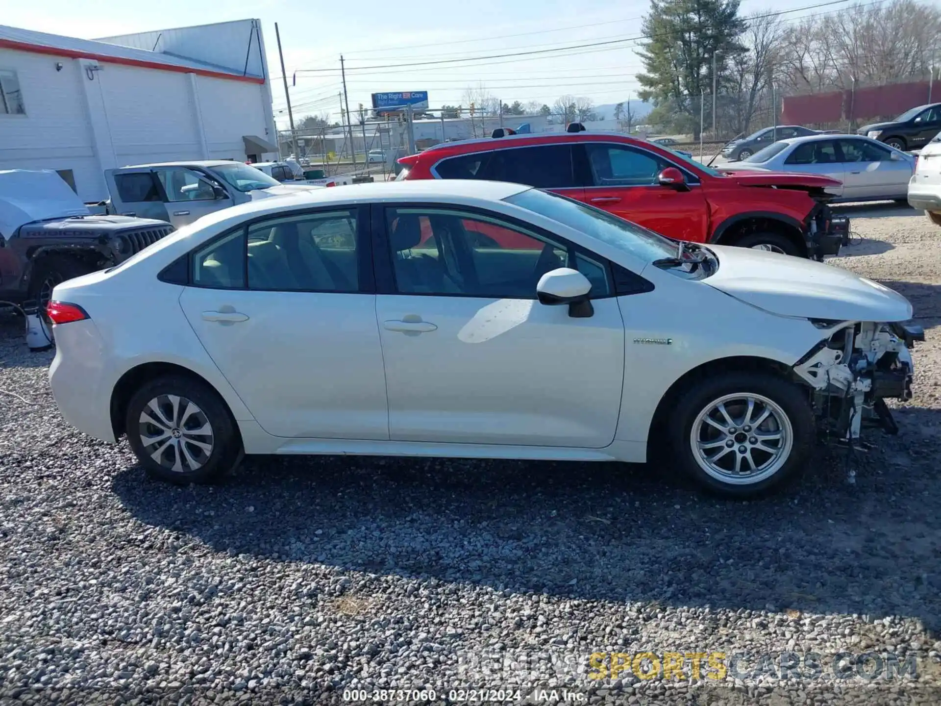 14 Photograph of a damaged car JTDEAMDE9MJ009294 TOYOTA COROLLA 2021