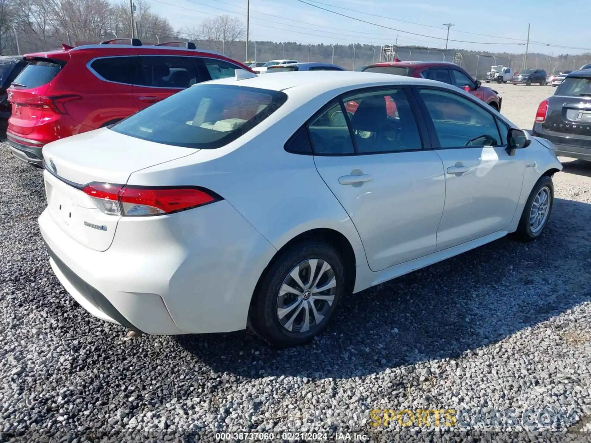 4 Photograph of a damaged car JTDEAMDE9MJ009294 TOYOTA COROLLA 2021