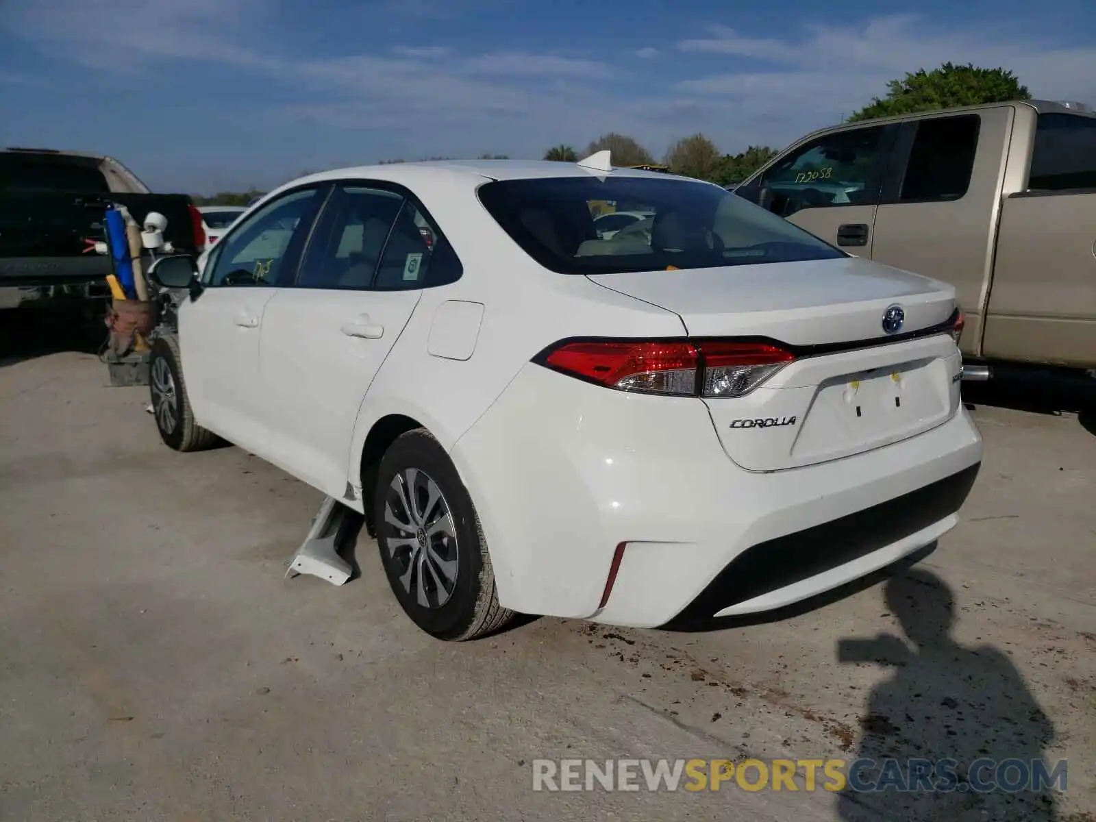 3 Photograph of a damaged car JTDEAMDE9MJ010431 TOYOTA COROLLA 2021