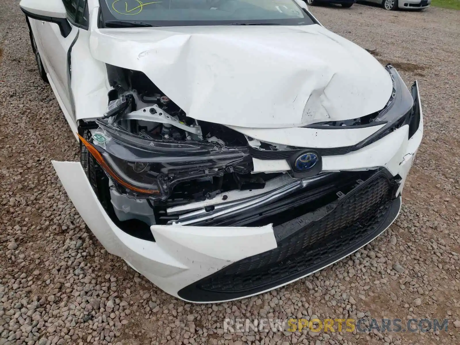 9 Photograph of a damaged car JTDEAMDE9MJ017184 TOYOTA COROLLA 2021