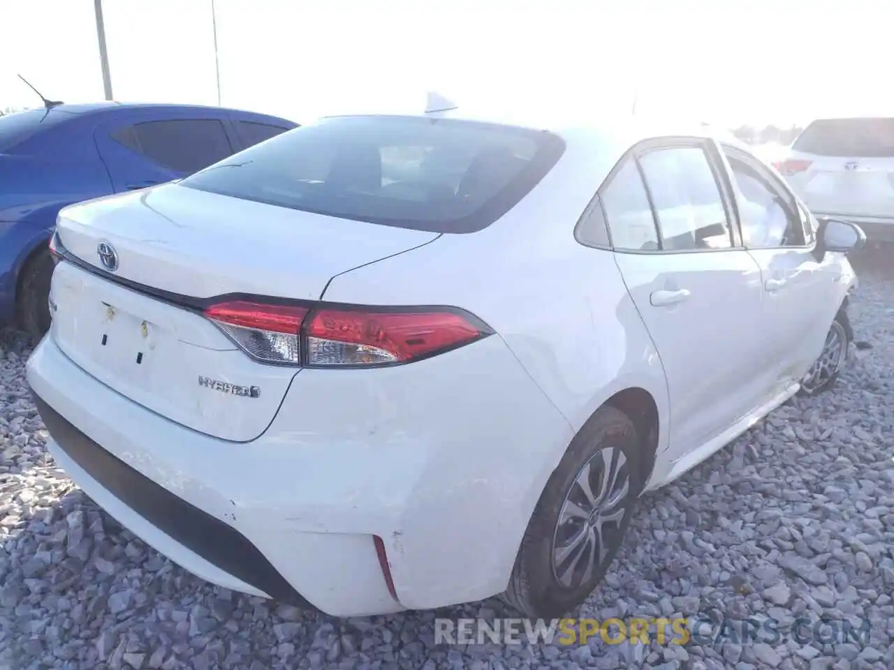 4 Photograph of a damaged car JTDEAMDE9MJ018884 TOYOTA COROLLA 2021