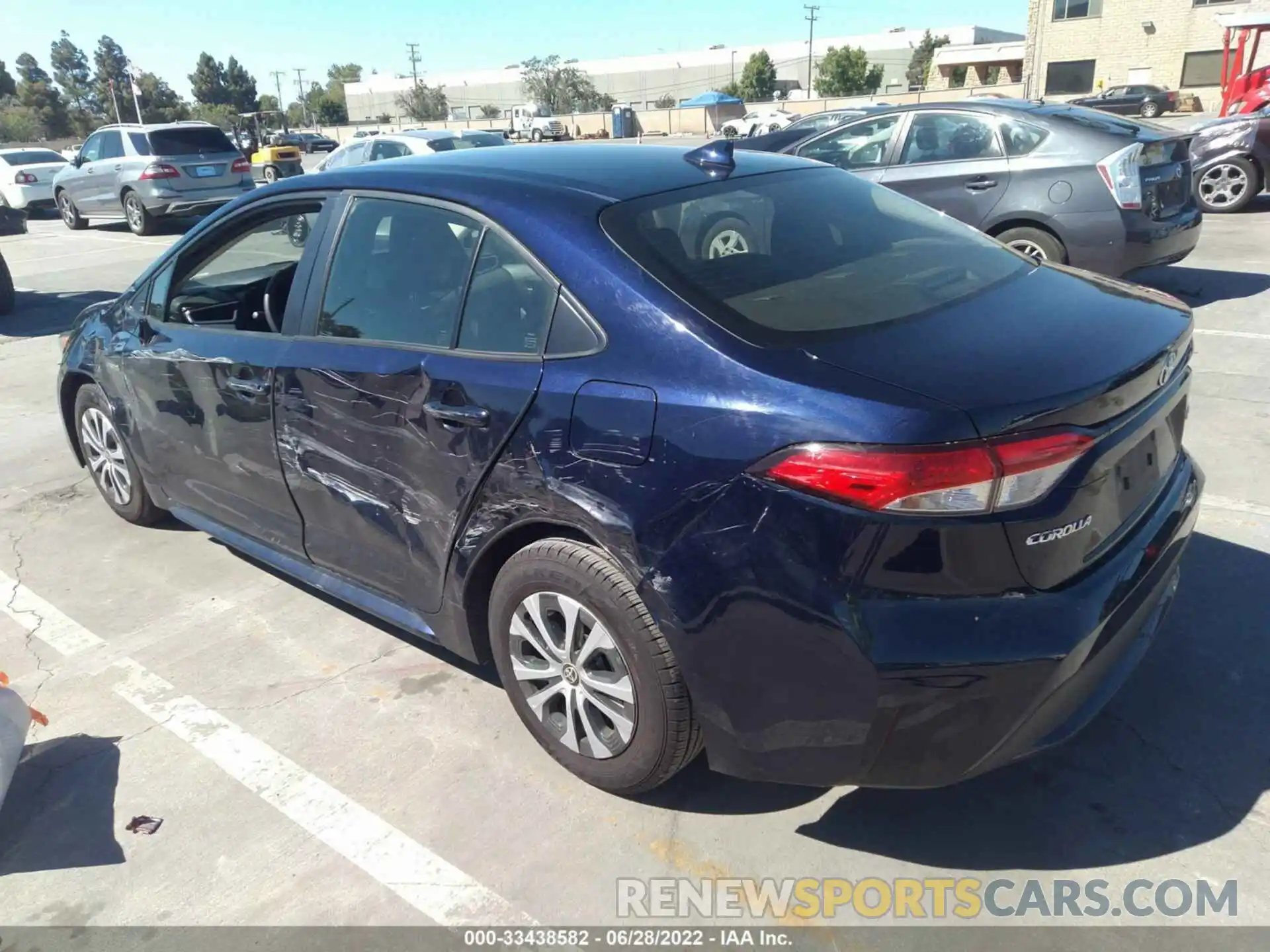 3 Photograph of a damaged car JTDEAMDE9MJ022370 TOYOTA COROLLA 2021