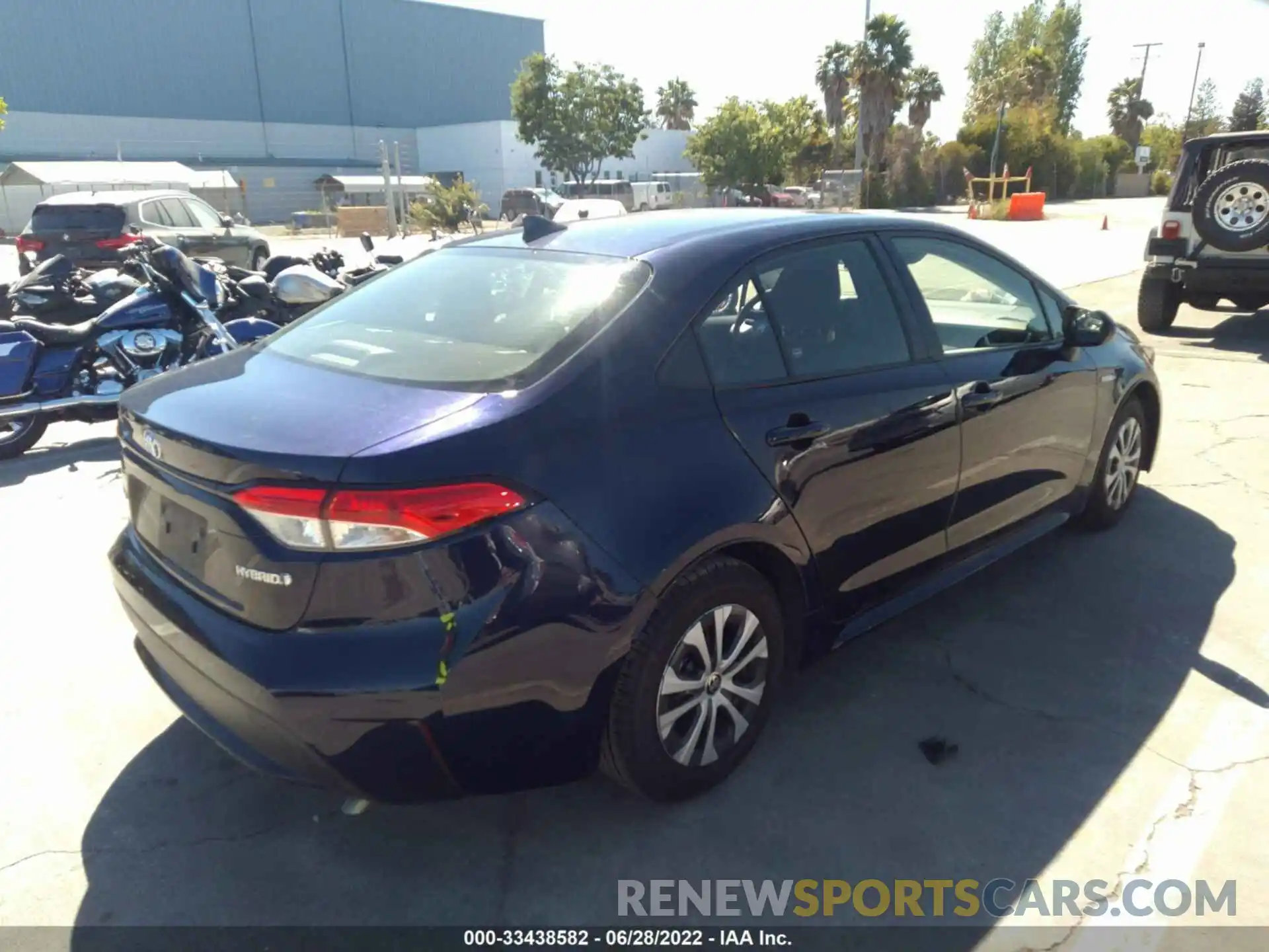 4 Photograph of a damaged car JTDEAMDE9MJ022370 TOYOTA COROLLA 2021