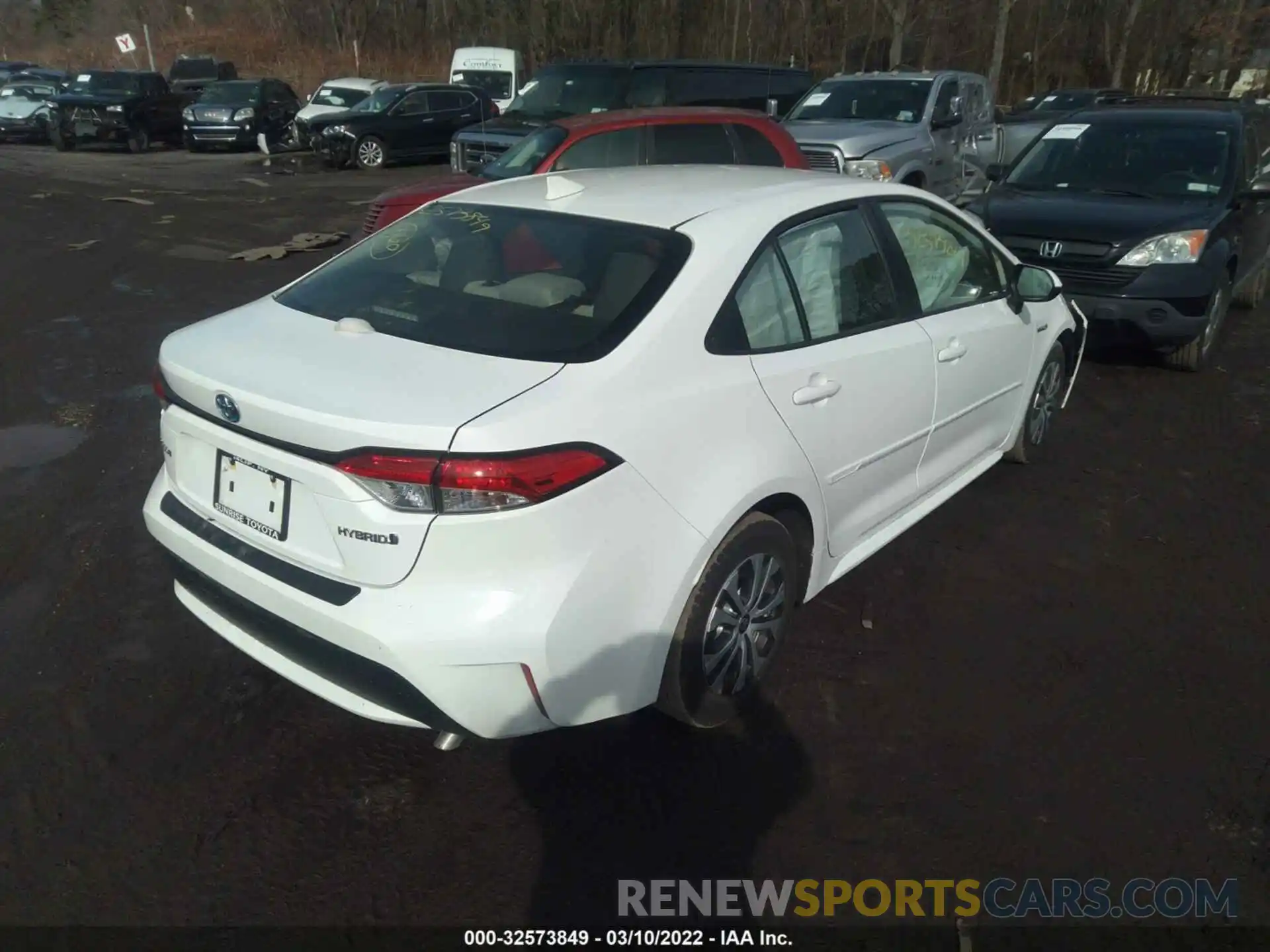 4 Photograph of a damaged car JTDEAMDE9MJ025379 TOYOTA COROLLA 2021