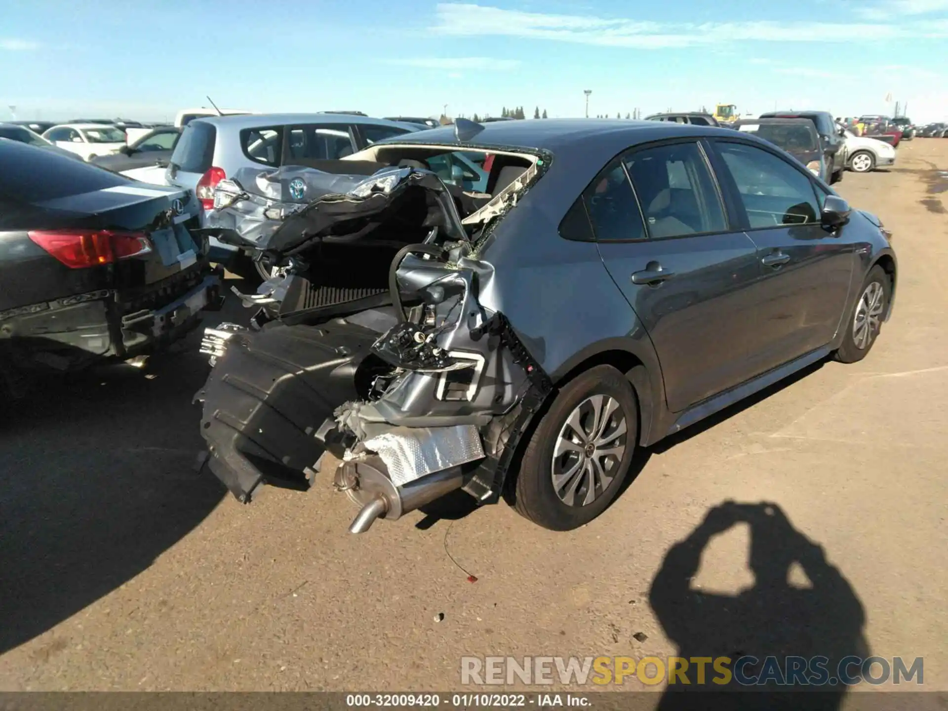 3 Photograph of a damaged car JTDEAMDE9MJ031246 TOYOTA COROLLA 2021