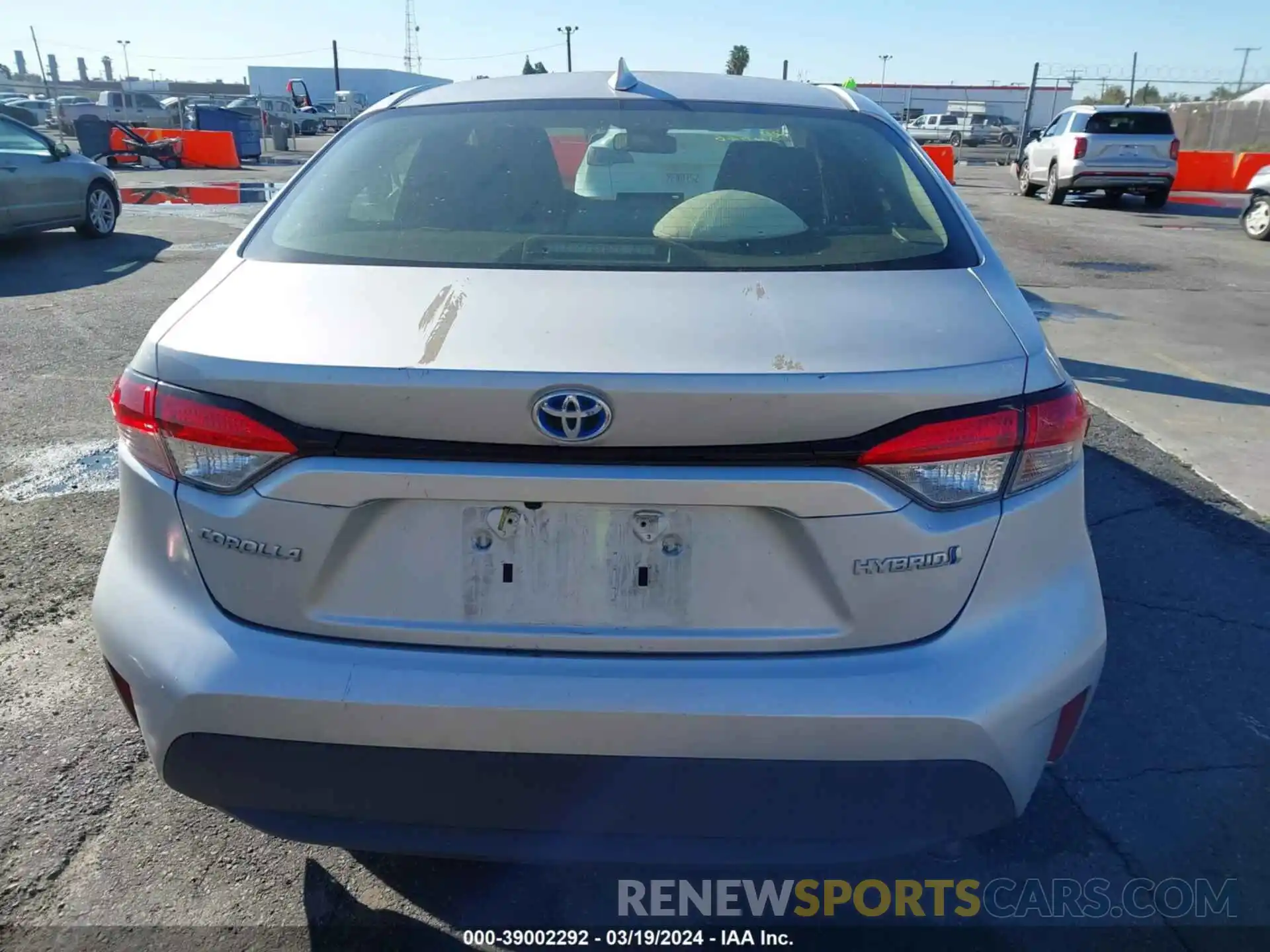 17 Photograph of a damaged car JTDEAMDEXMJ015041 TOYOTA COROLLA 2021