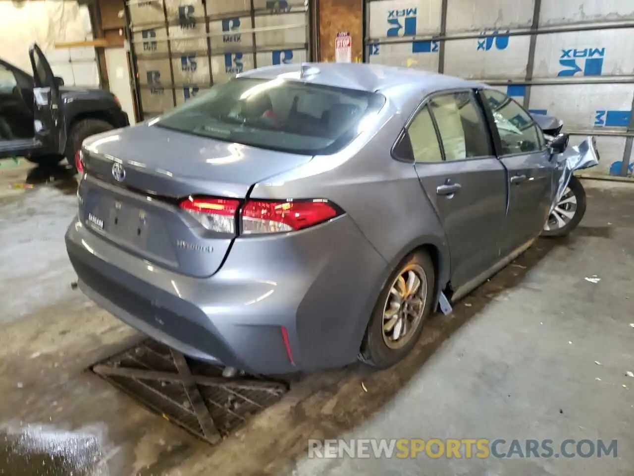 4 Photograph of a damaged car JTDEAMDEXMJ020031 TOYOTA COROLLA 2021