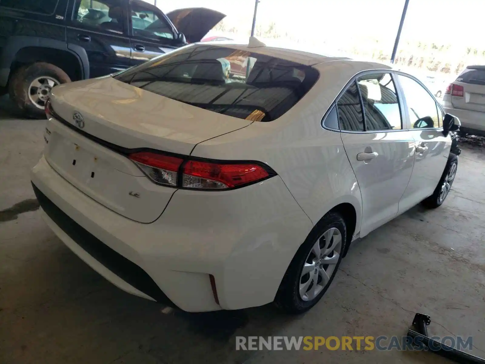 4 Photograph of a damaged car JTDEPMAE0MJ125504 TOYOTA COROLLA 2021