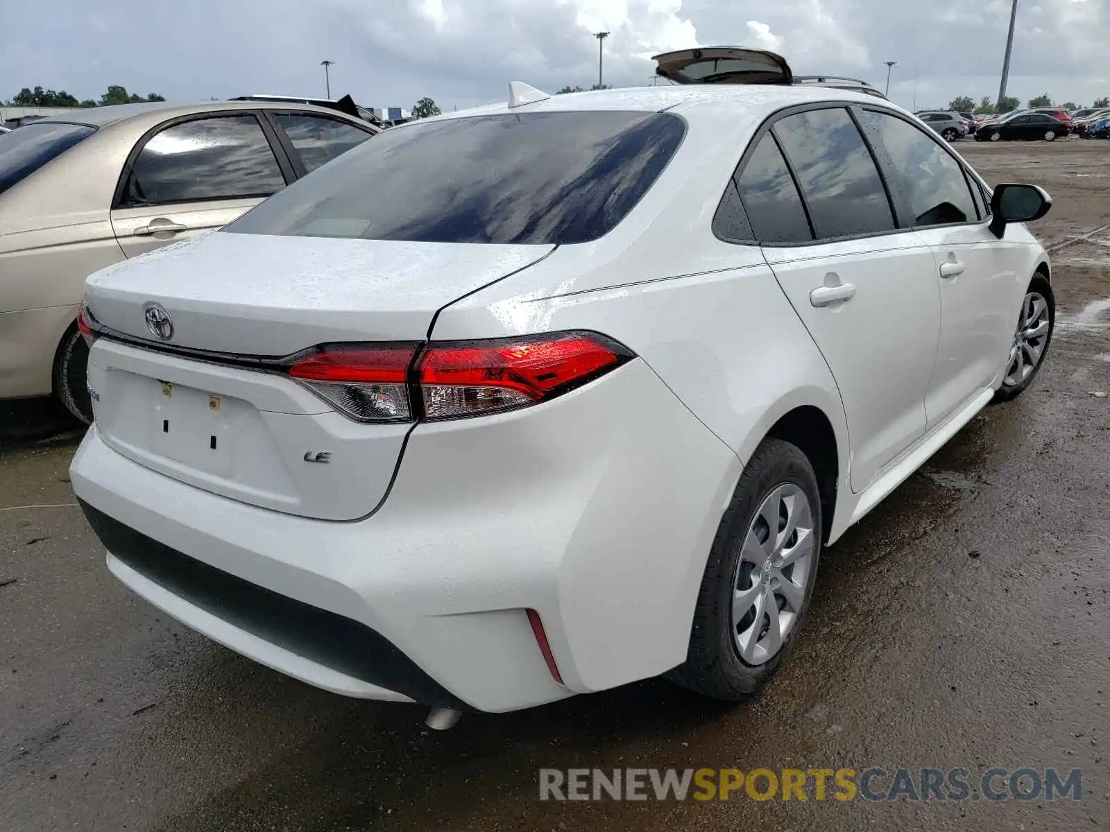 4 Photograph of a damaged car JTDEPMAE0MJ185234 TOYOTA COROLLA 2021