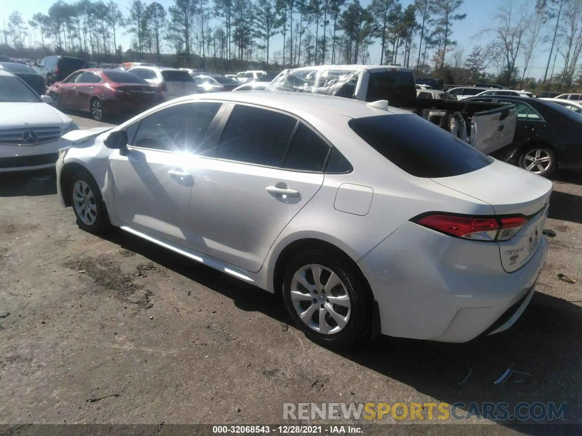 3 Photograph of a damaged car JTDEPMAE1MJ137368 TOYOTA COROLLA 2021