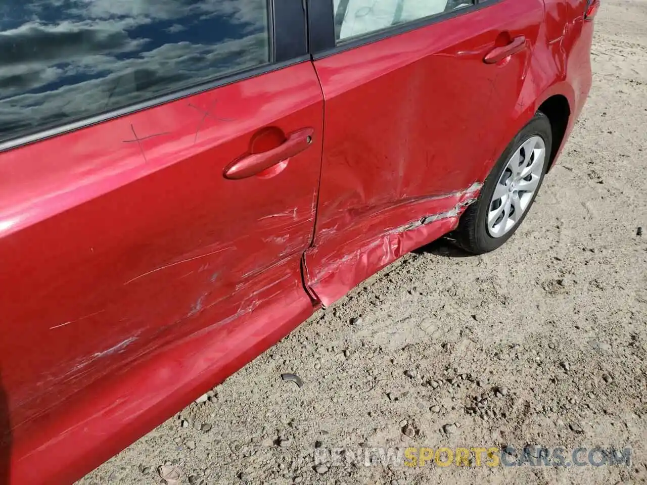 9 Photograph of a damaged car JTDEPMAE2MJ137864 TOYOTA COROLLA 2021